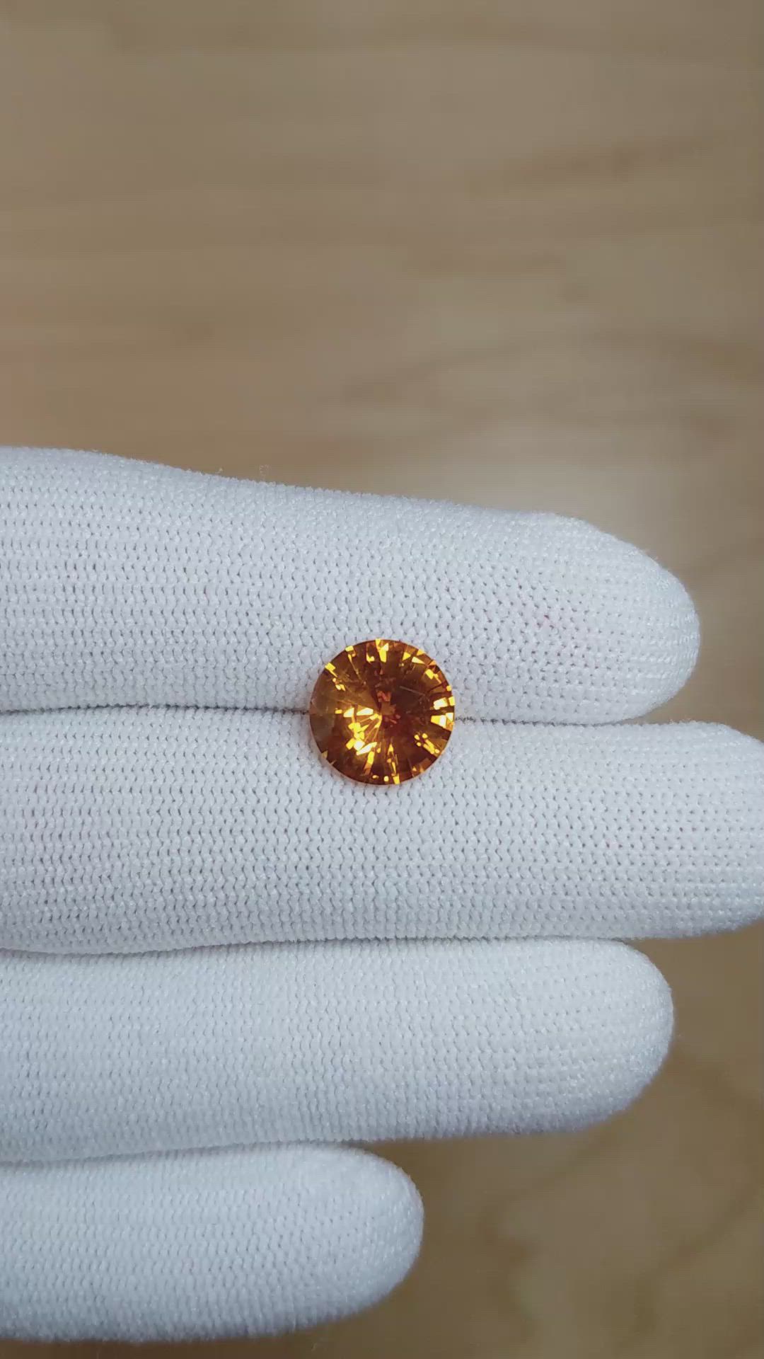 4.22 Ct. Orange Sapphire from Ceylon (Sri Lanka) Size Video