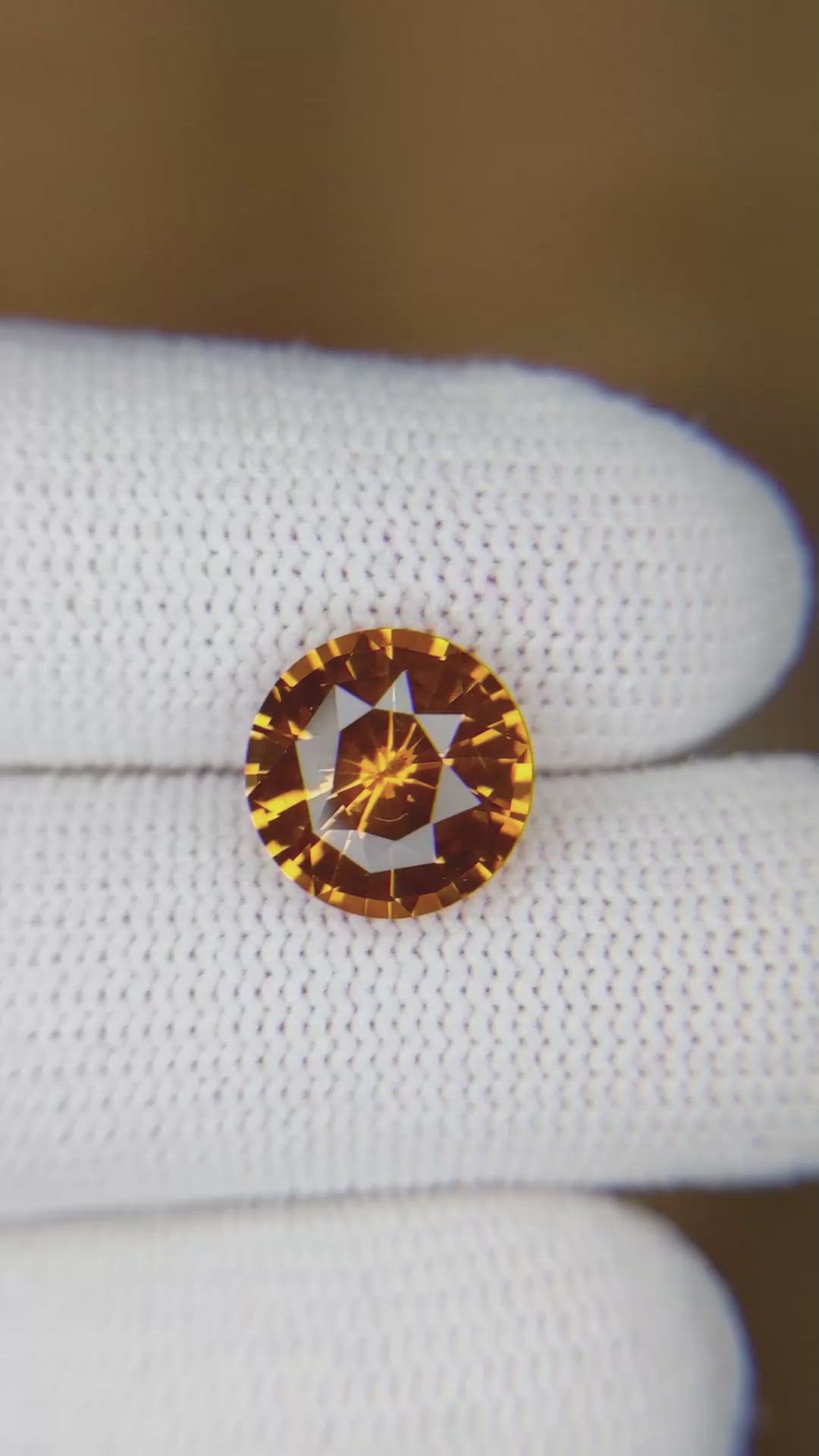 4.22 Ct. Orange Sapphire from Ceylon (Sri Lanka) Size Video