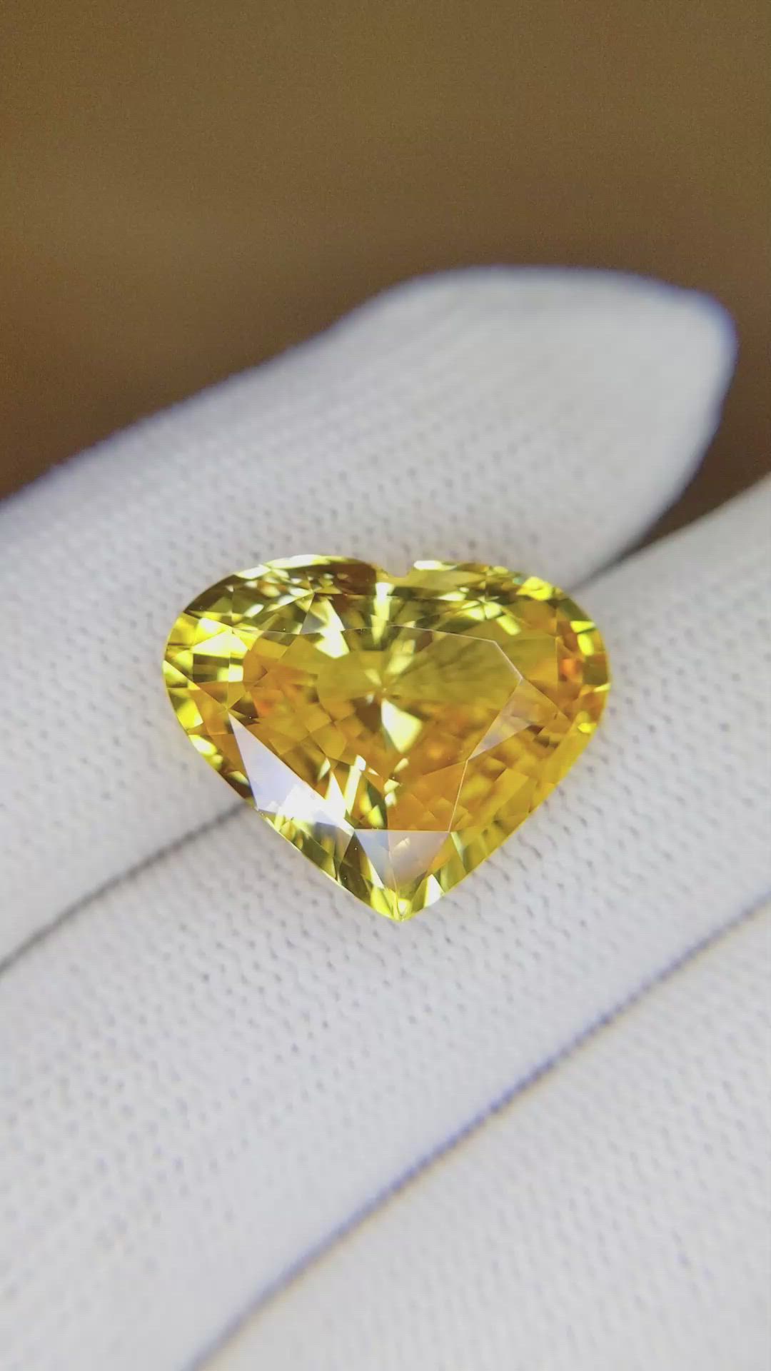 13.34 Ct. Yellow Sapphire from Ceylon (Sri Lanka) Size Video
