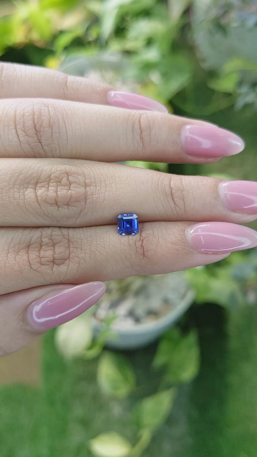 0.75 Ct. Blue Sapphire from Ceylon (Sri Lanka) Size Video