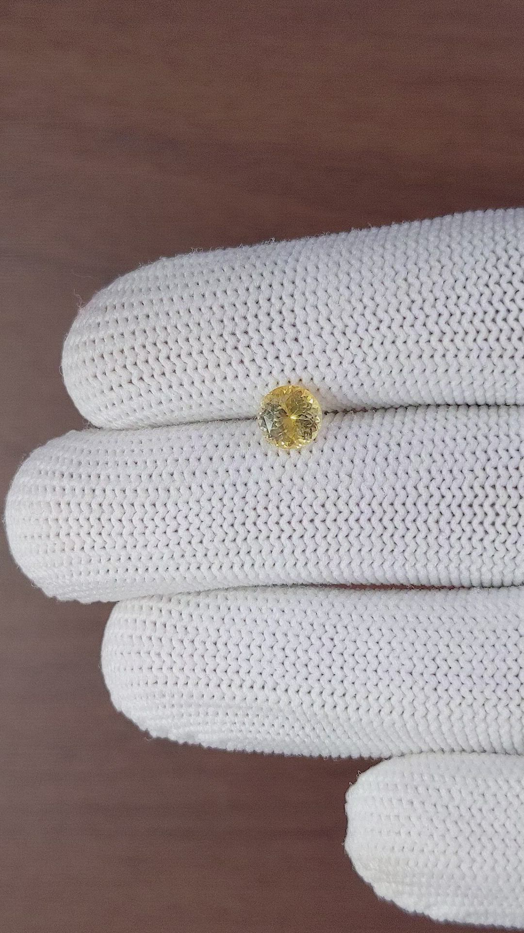 1.21 Ct. Yellow Sapphire from Ceylon (Sri Lanka) Size Video
