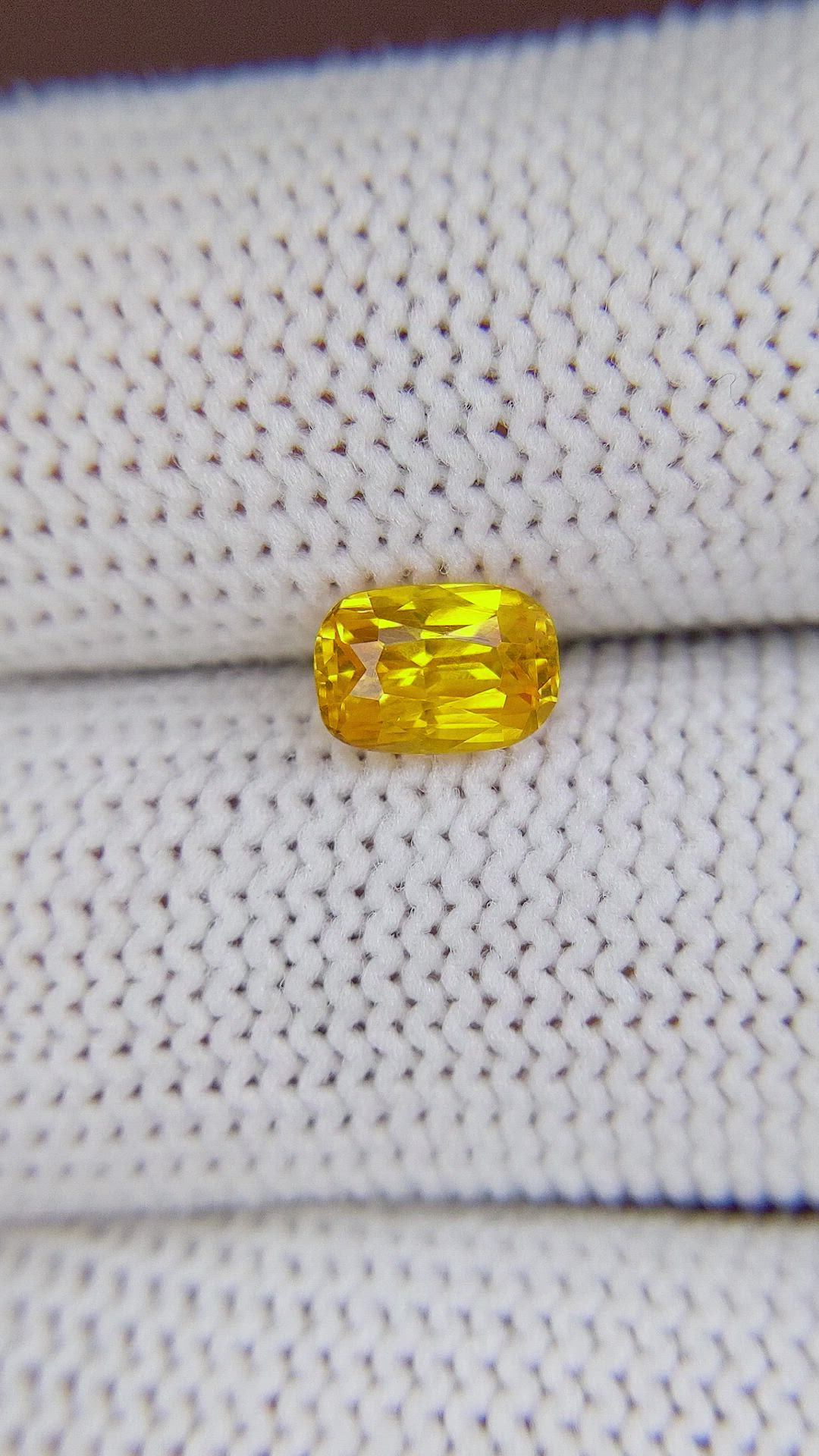 1.31 Ct. Yellow Sapphire from Ceylon (Sri Lanka) Size Video