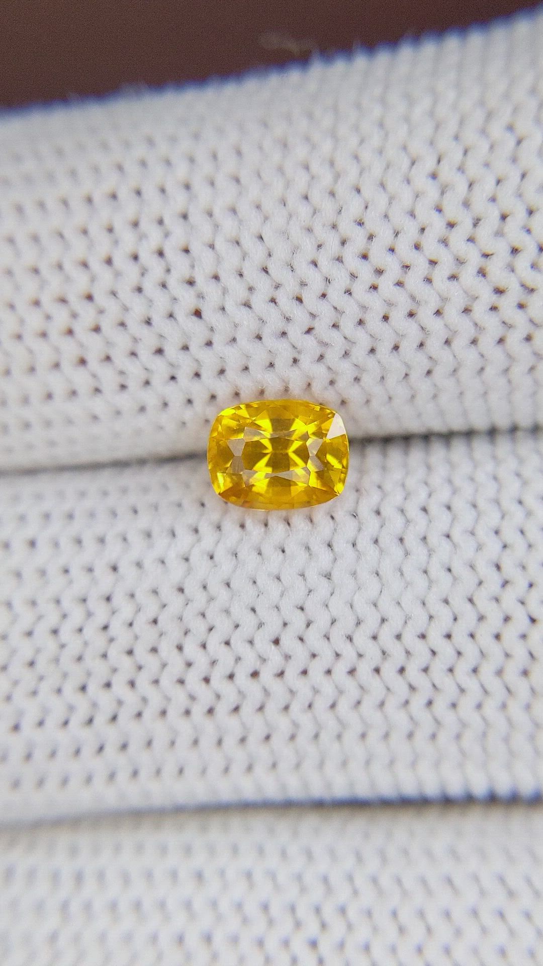1.13 Ct. Orangish Yellow Sapphire from Ceylon (Sri Lanka) Size Video