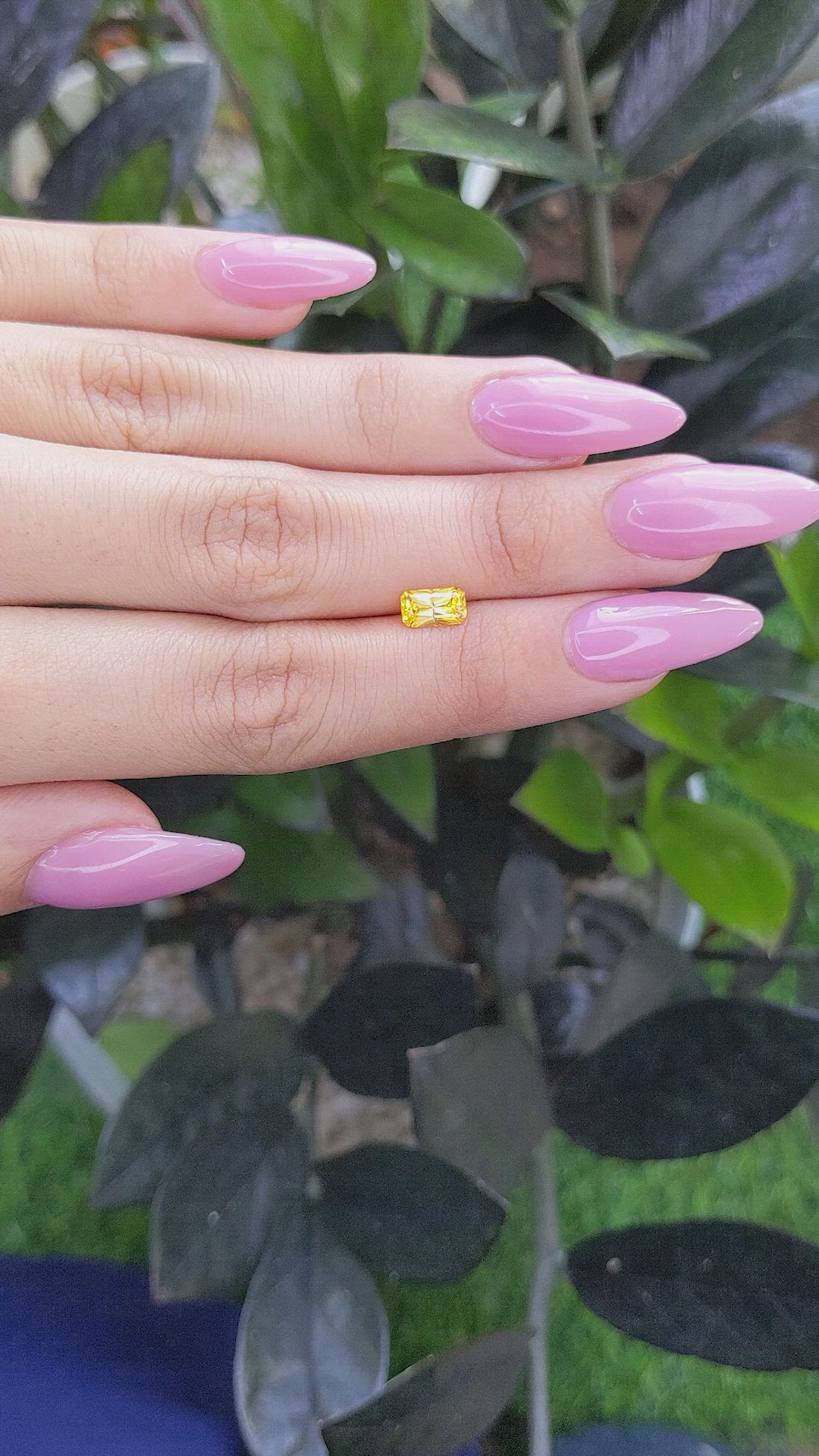 1.00 Ct. Yellow Sapphire from Ceylon (Sri Lanka) Size Video