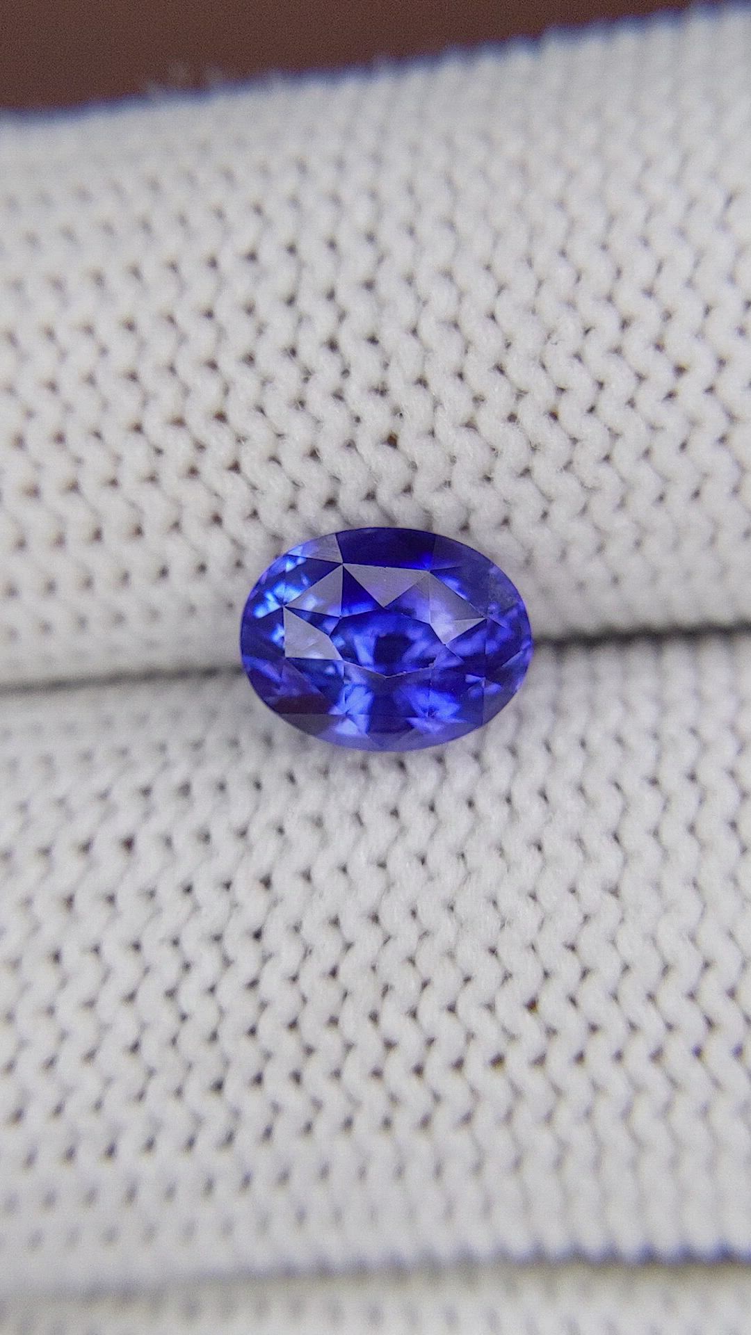 2.00 Ct. Blue Sapphire from Ceylon (Sri Lanka) Size Video