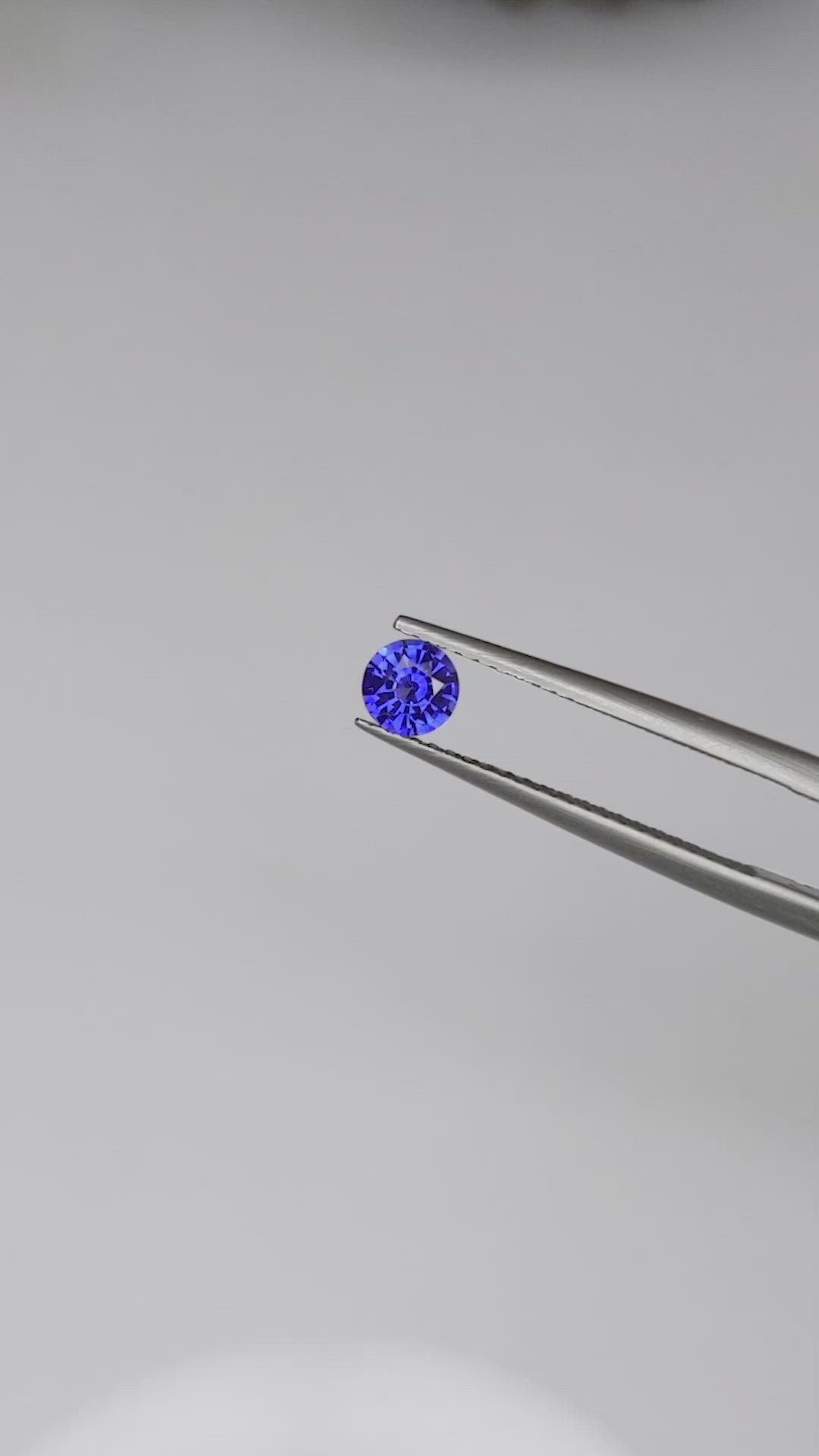0.45 Ct. Blue Sapphire from Ceylon (Sri Lanka) Size Video