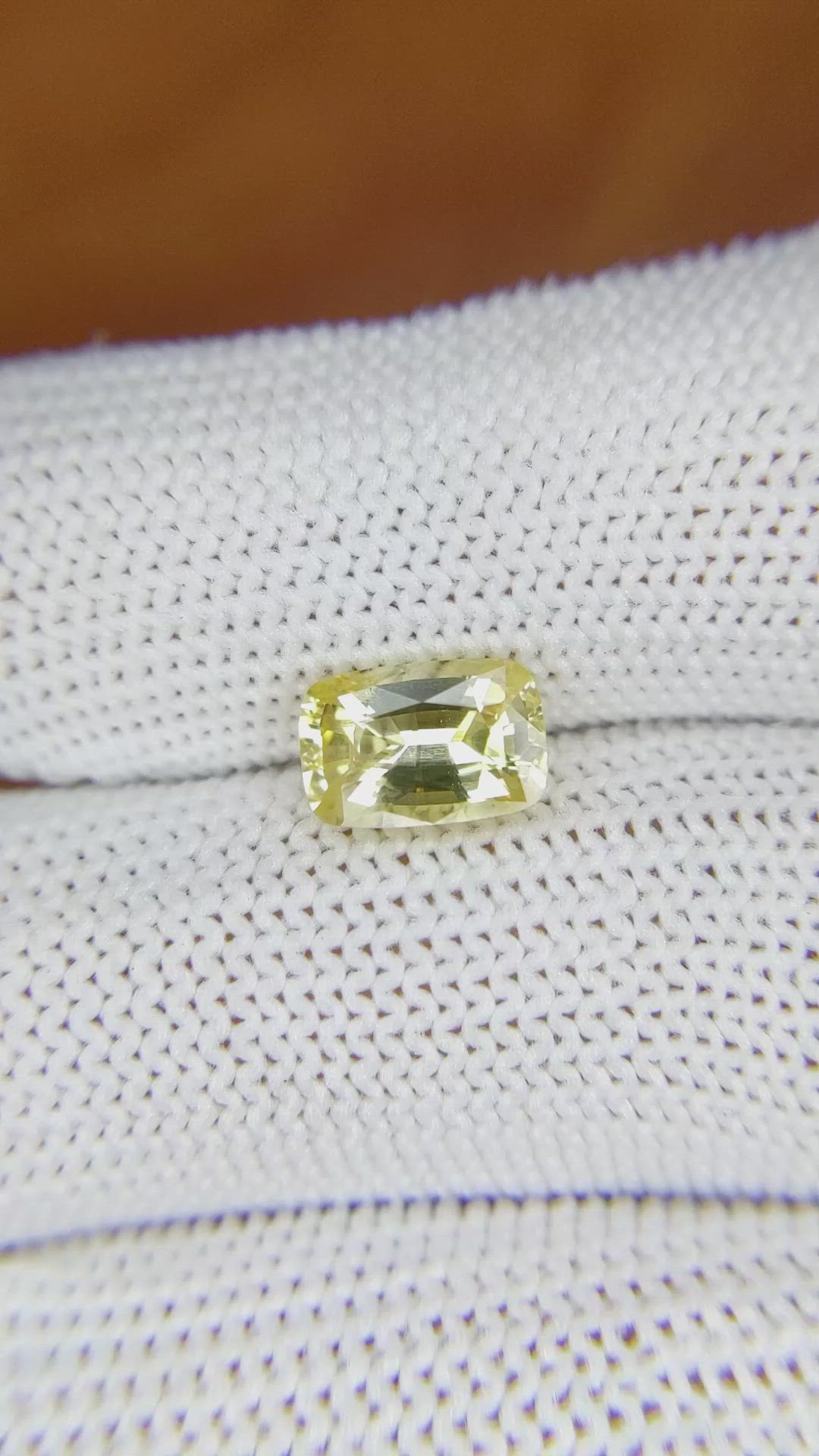 2.07 Ct. Yellow Sapphire from Ceylon (Sri Lanka) Size Video
