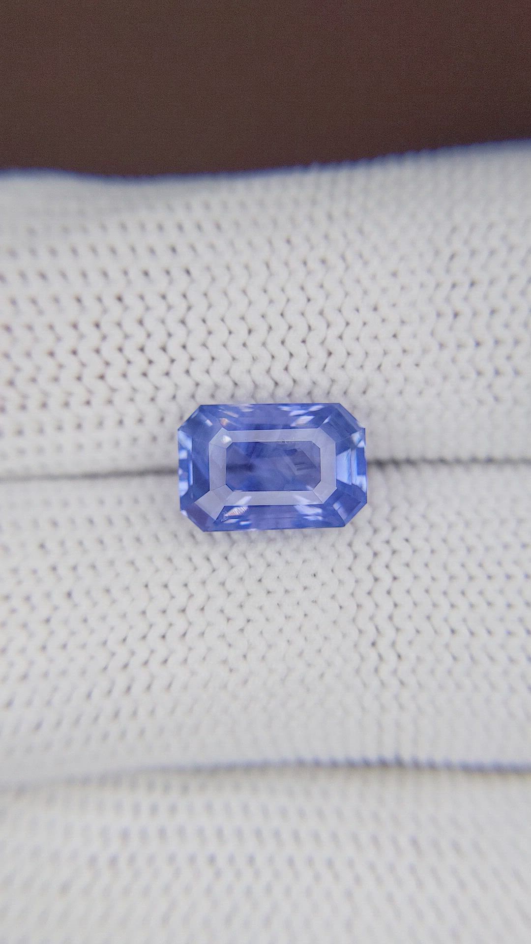 4.73 Ct. Blue Sapphire from Ceylon (Sri Lanka) Size Video