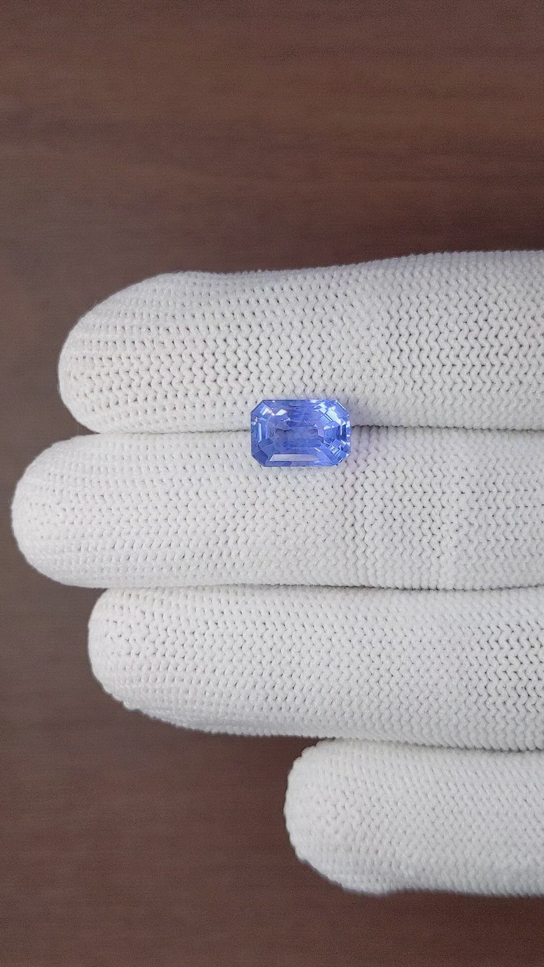 4.73 Ct. Blue Sapphire from Ceylon (Sri Lanka) Size Video