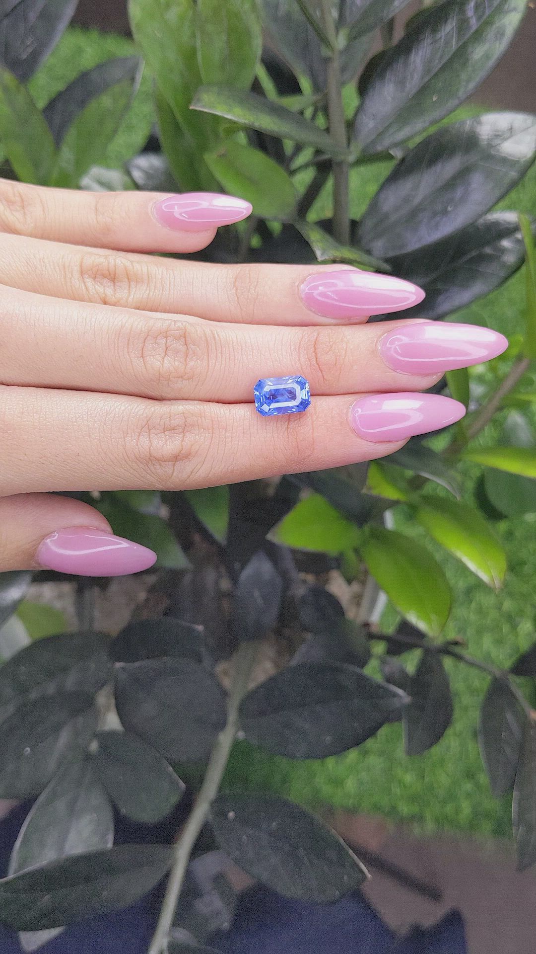 4.73 Ct. Blue Sapphire from Ceylon (Sri Lanka) Size Video