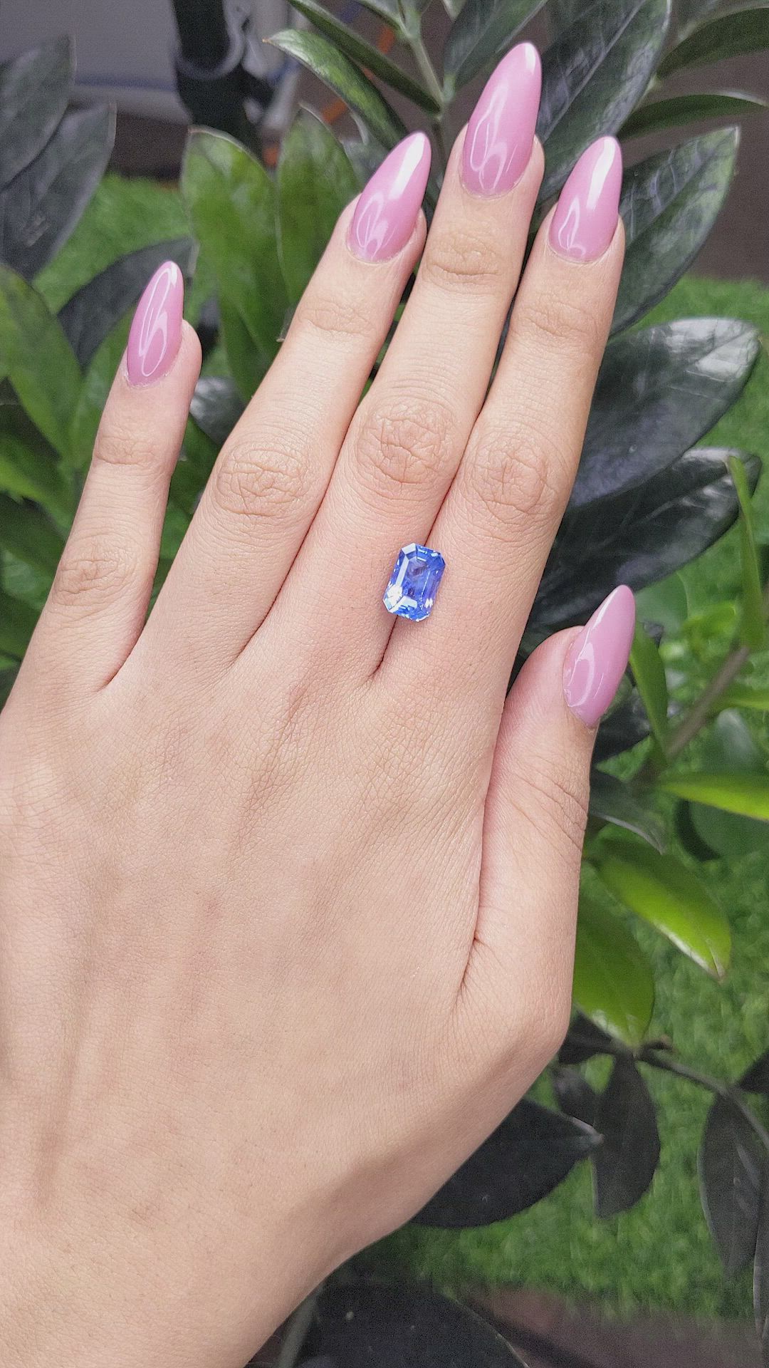 4.73 Ct. Blue Sapphire from Ceylon (Sri Lanka) Size Video