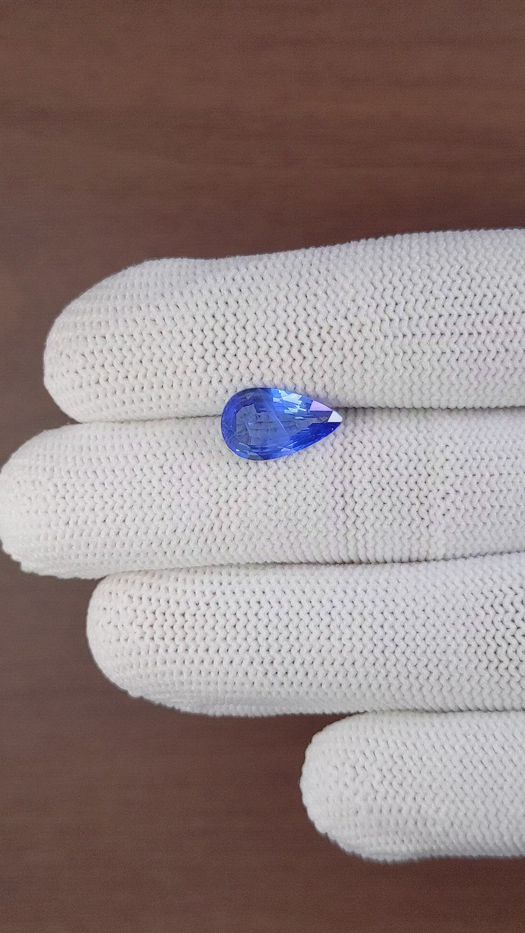 3.10 Ct. Blue Sapphire from Ceylon (Sri Lanka) Size Video