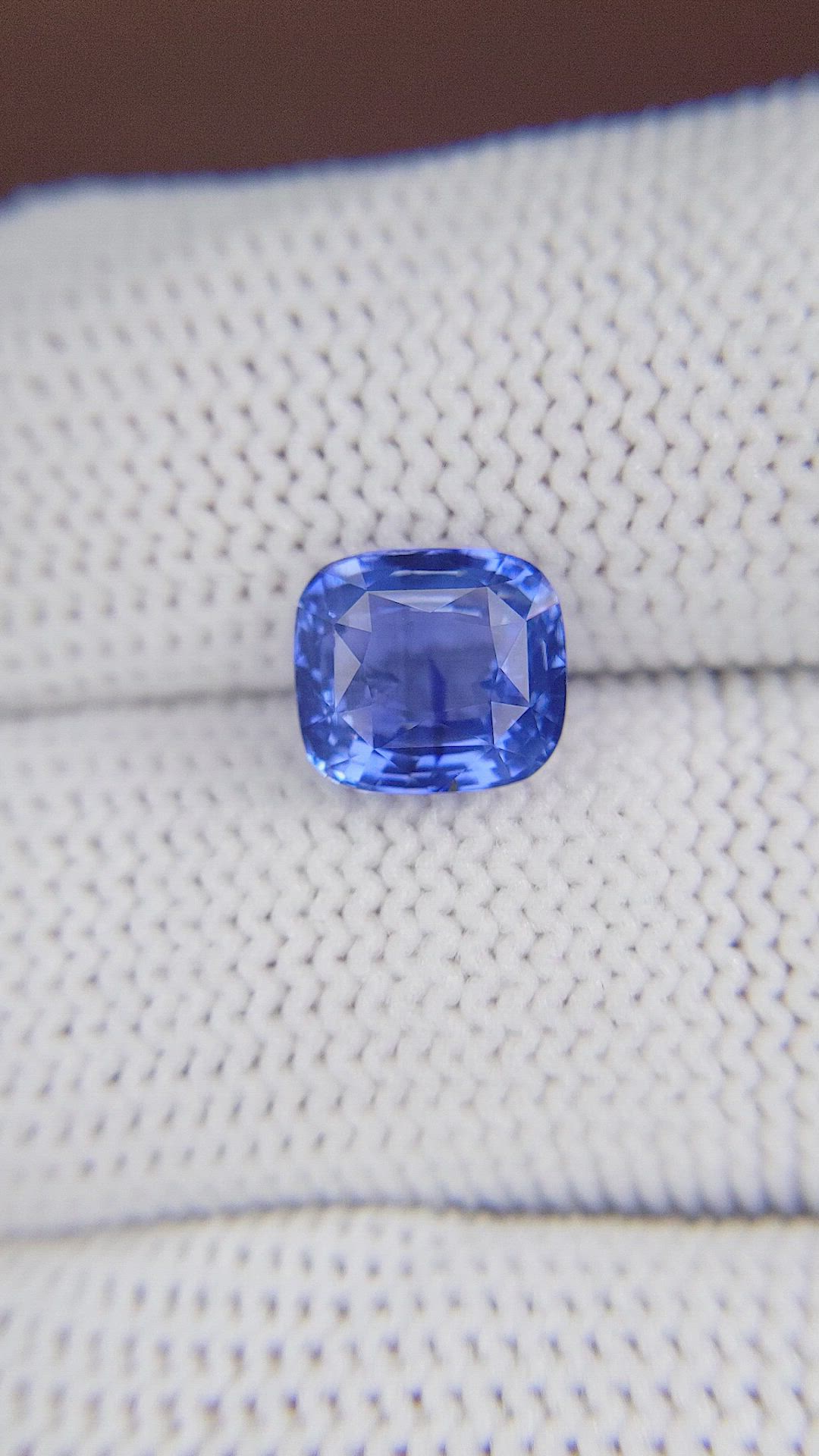 3.03 Ct. Blue Sapphire from Ceylon (Sri Lanka) Size Video
