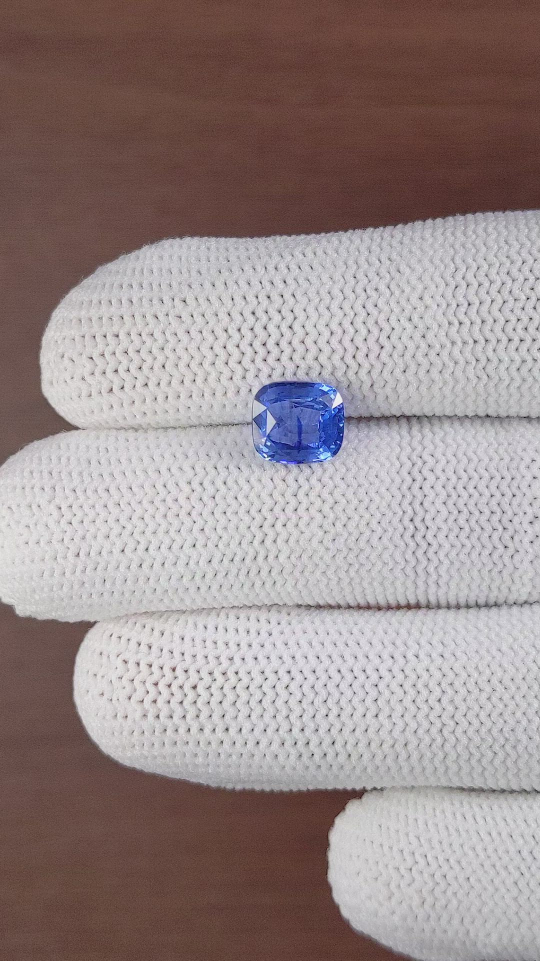 3.03 Ct. Blue Sapphire from Ceylon (Sri Lanka) Size Video
