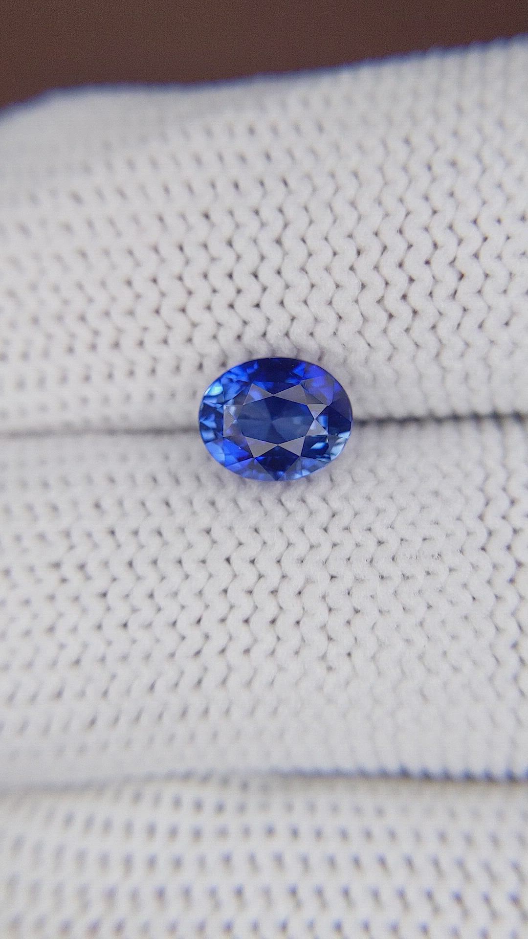 1.67 Ct. Blue Sapphire from Ceylon (Sri Lanka) Size Video