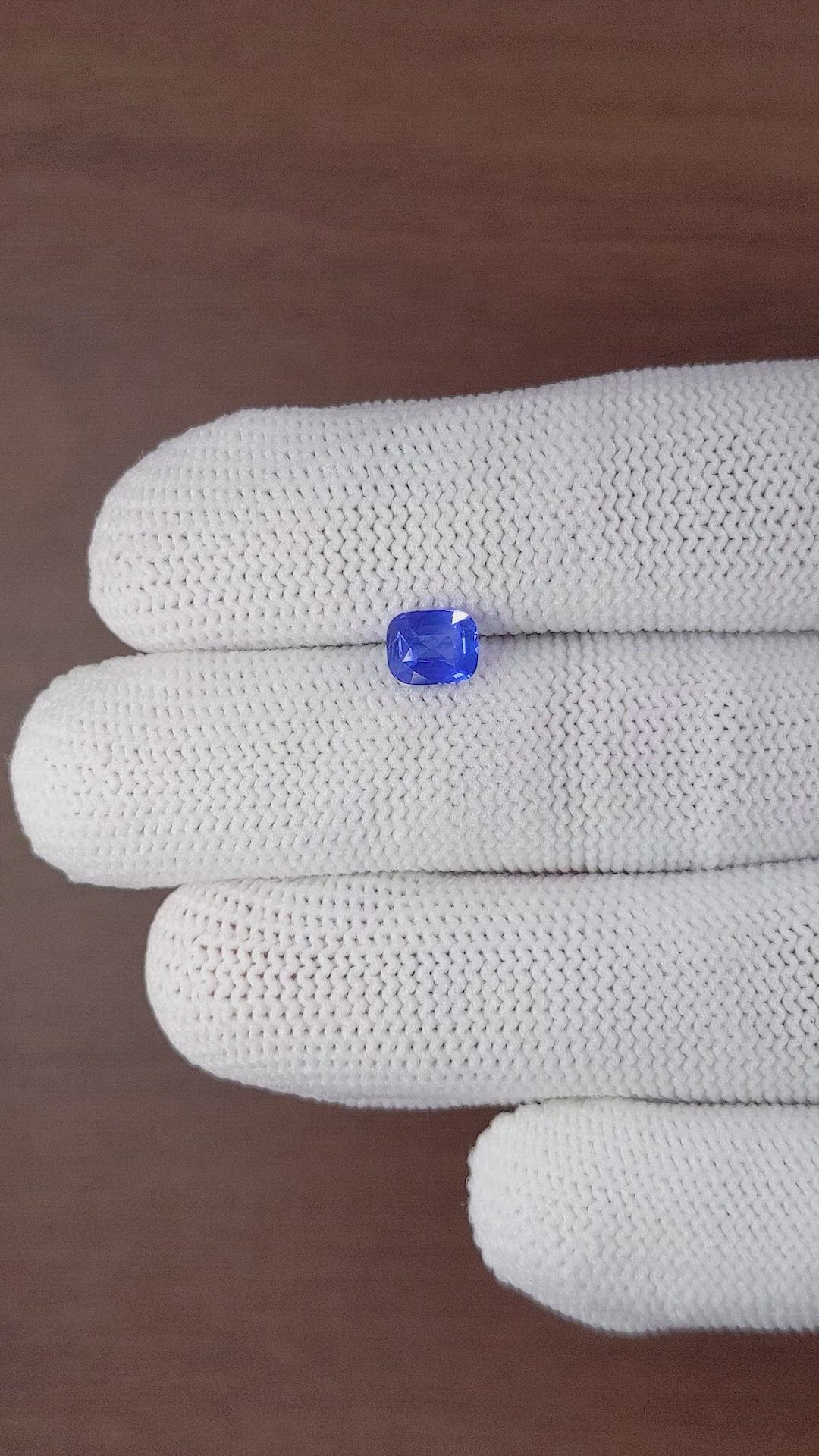 1.15 Ct. Blue Sapphire from Ceylon (Sri Lanka) Size Video