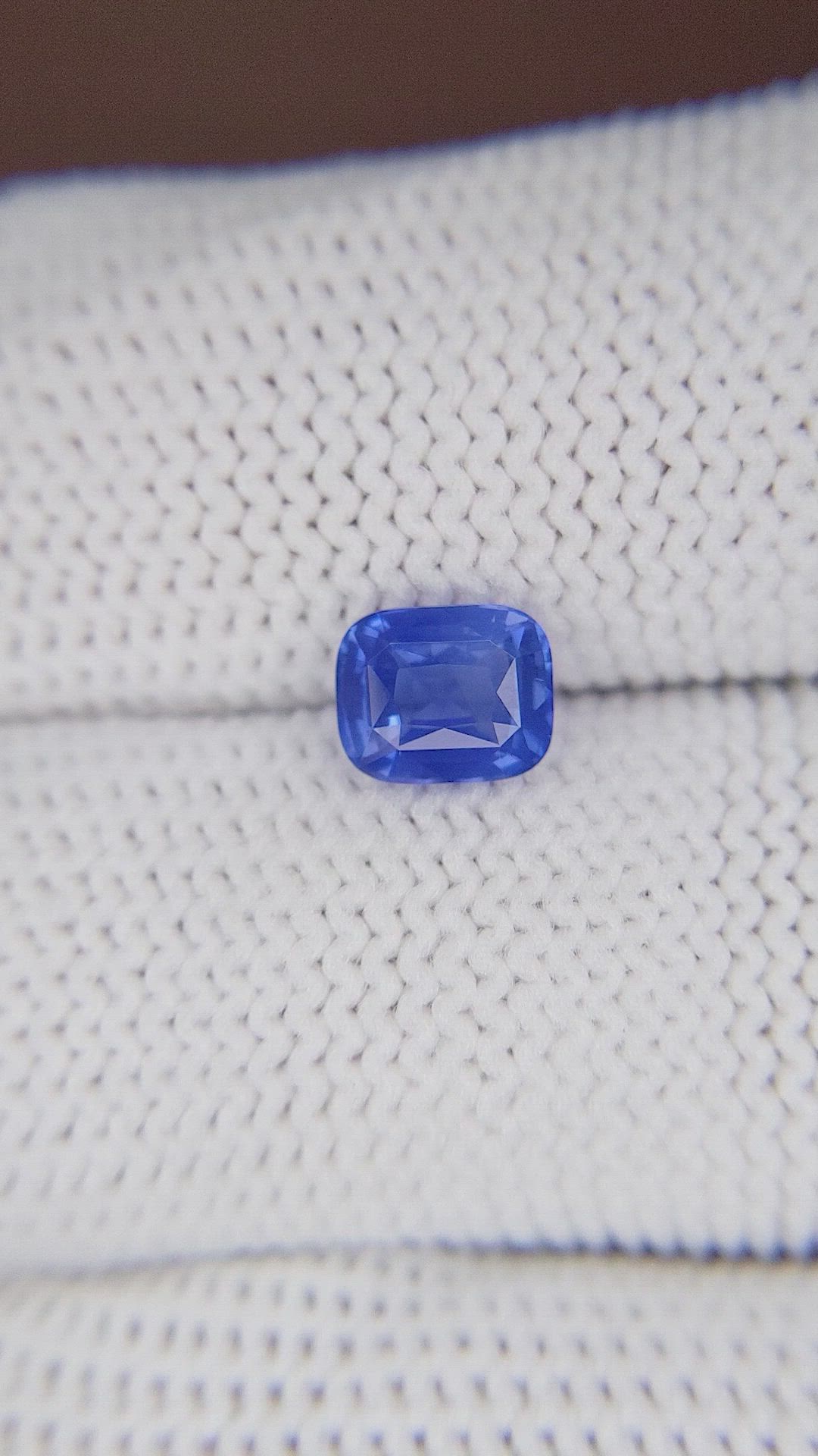 1.15 Ct. Blue Sapphire from Ceylon (Sri Lanka) Size Video