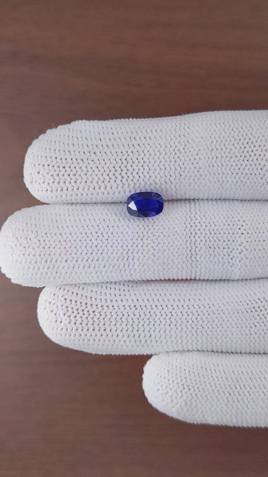 2.00 Ct. Blue Sapphire from Ceylon (Sri Lanka) Size Video
