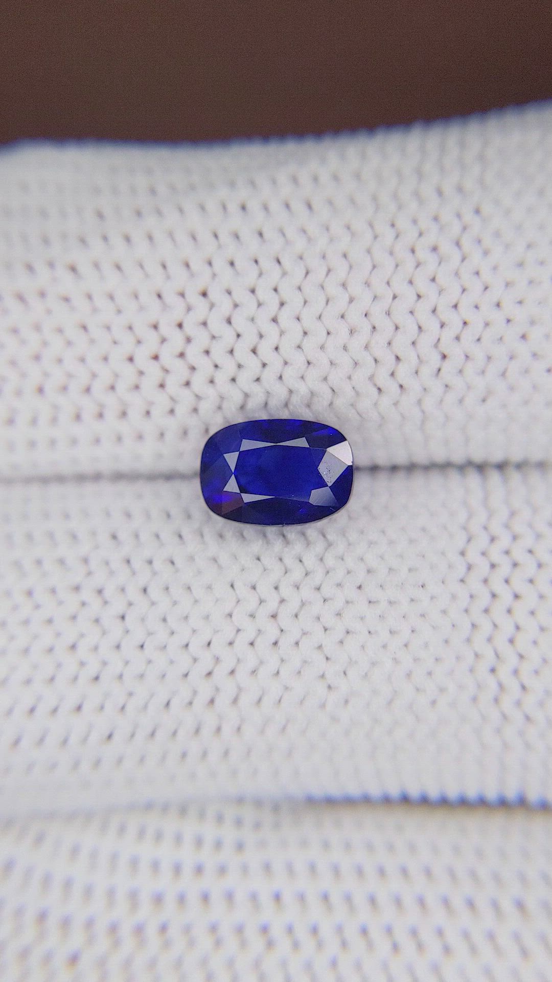 2.00 Ct. Blue Sapphire from Ceylon (Sri Lanka) Size Video