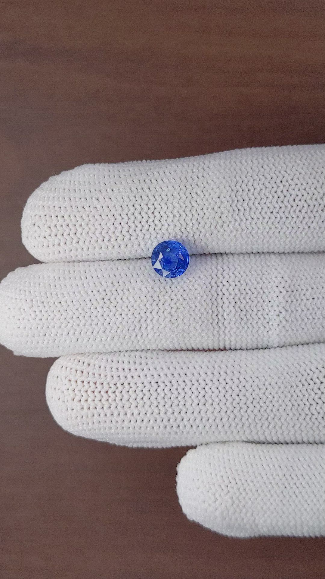 1.81 Ct. Blue Sapphire from Ceylon (Sri Lanka) Size Video