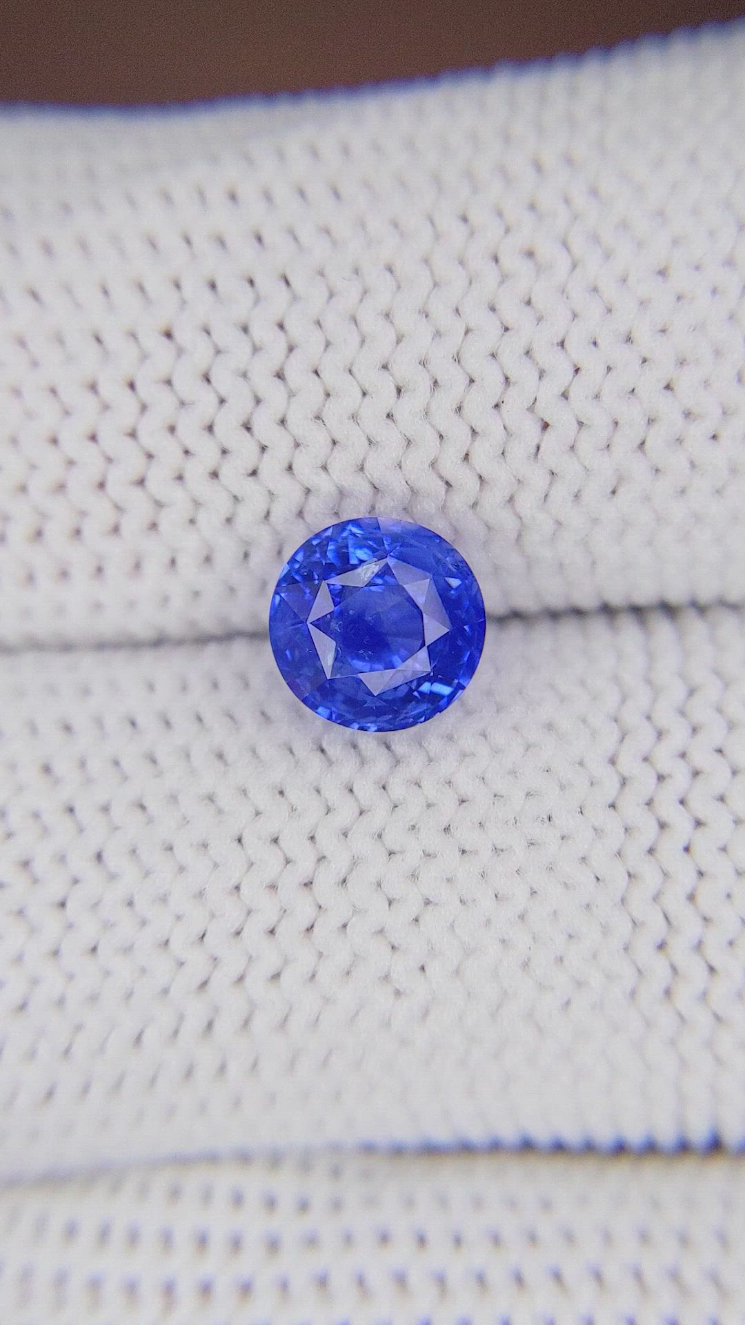 1.81 Ct. Blue Sapphire from Ceylon (Sri Lanka) Size Video