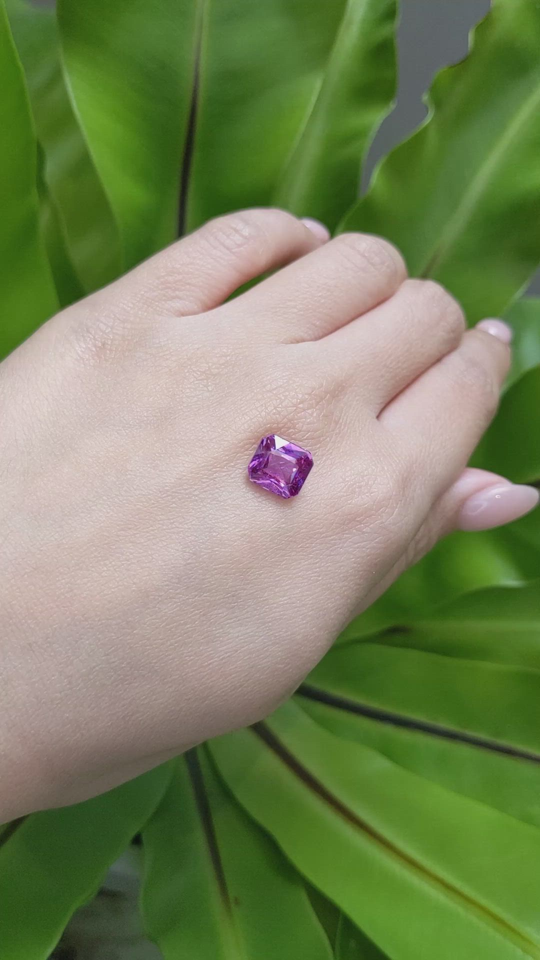 3.94 Ct. Purplish Pink Sapphire from Ceylon (Sri Lanka) Size Video