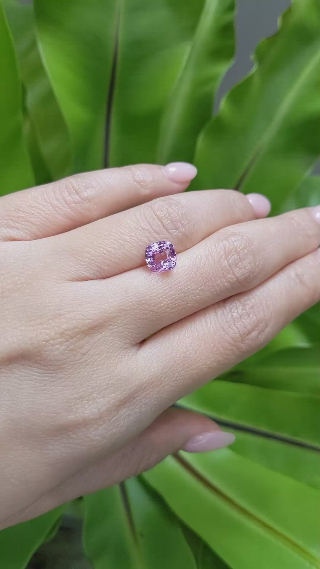 2.83 Ct. Pinkish Purple Sapphire from Ceylon (Sri Lanka) Size Video
