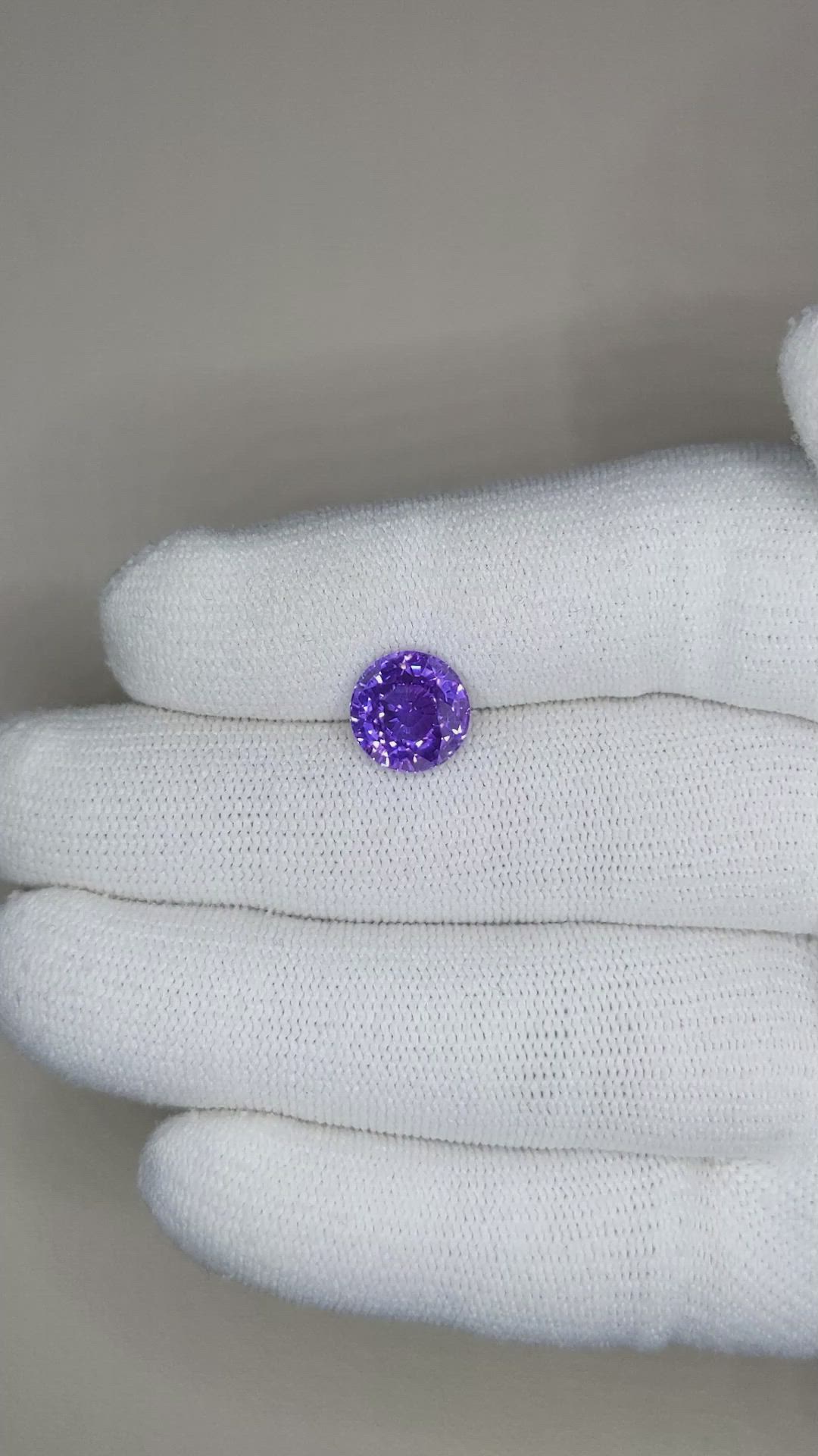 4.60 Ct. Bluish Purple Sapphire from Ceylon (Sri Lanka) Size Video