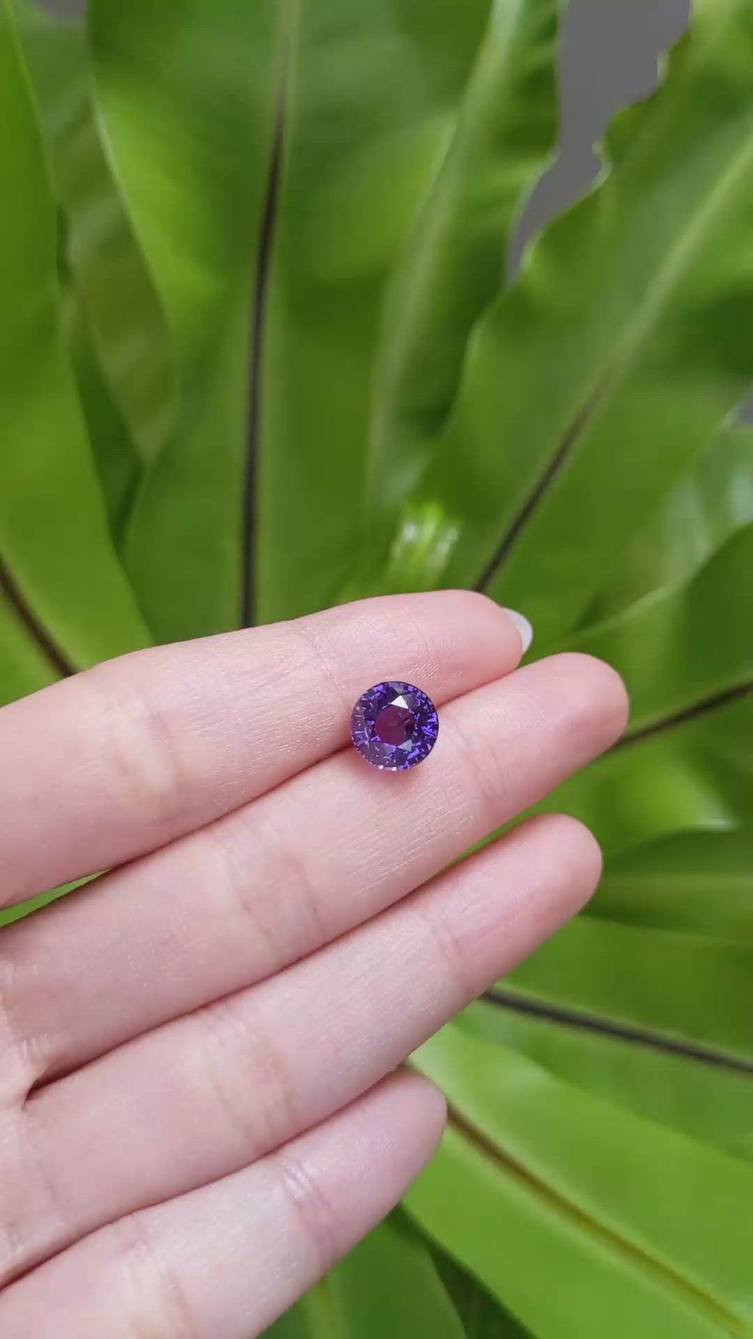 4.60 Ct. Bluish Purple Sapphire from Ceylon (Sri Lanka) Size Video