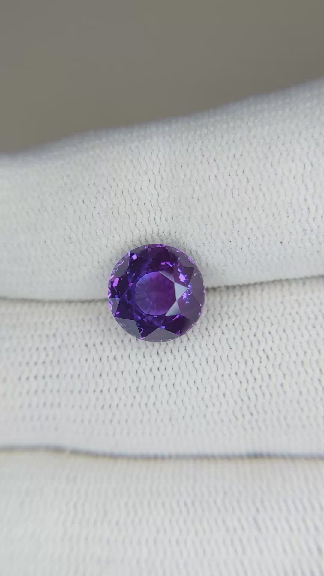 4.60 Ct. Bluish Purple Sapphire from Ceylon (Sri Lanka) Size Video