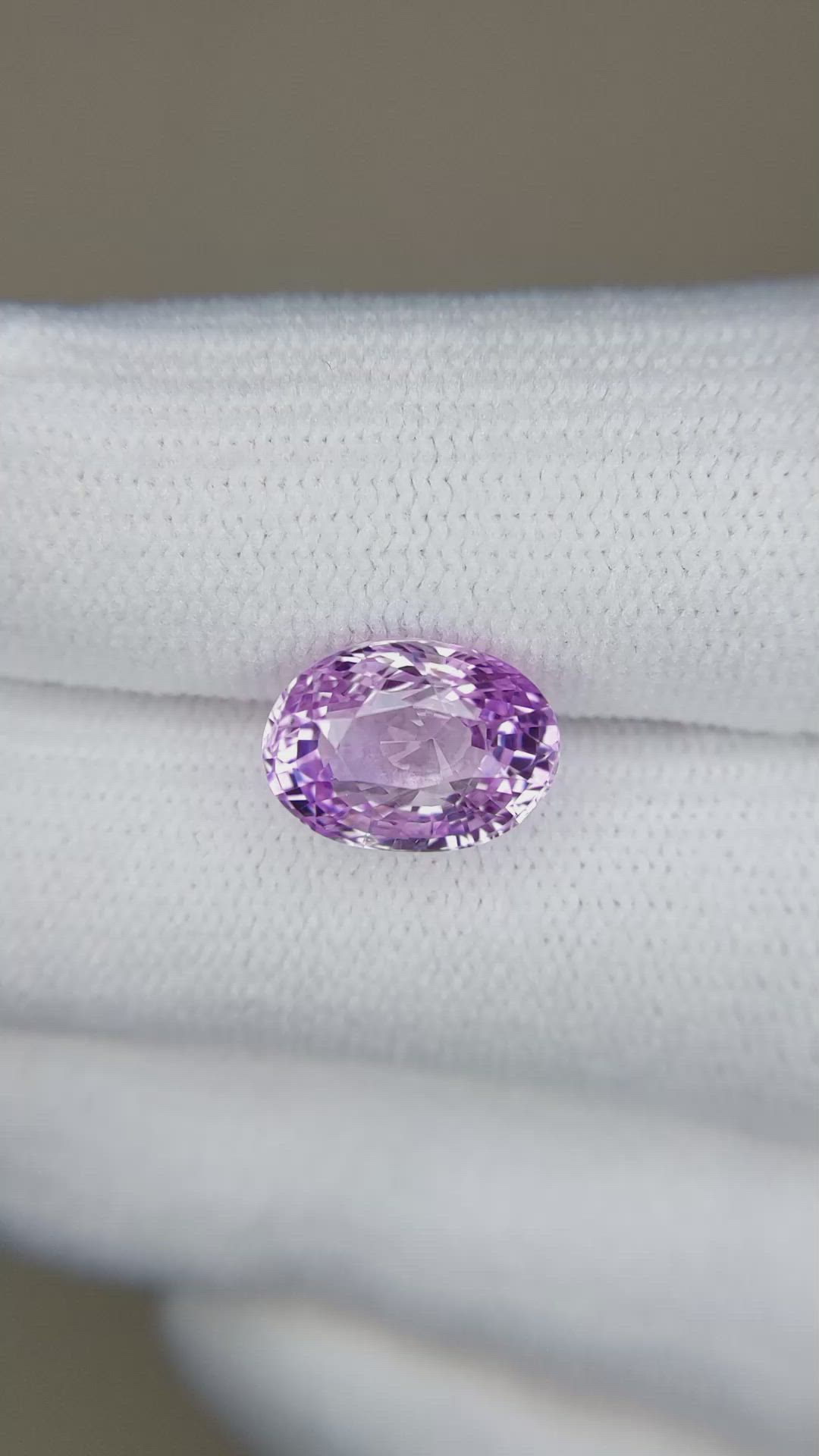 4.02 Ct. Pinkish Purple Sapphire from Ceylon (Sri Lanka) Size Video