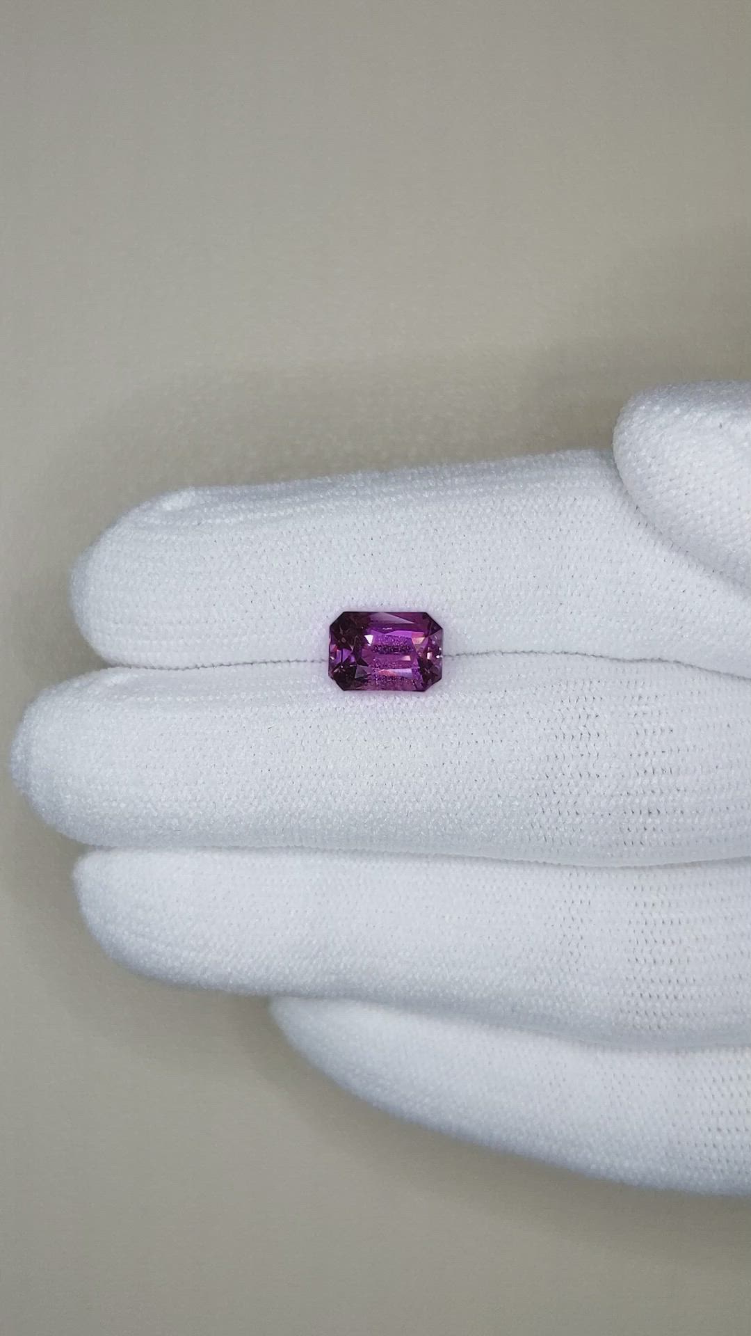 2.59 Ct. Pinkish Purple Sapphire from Ceylon (Sri Lanka) Size Video