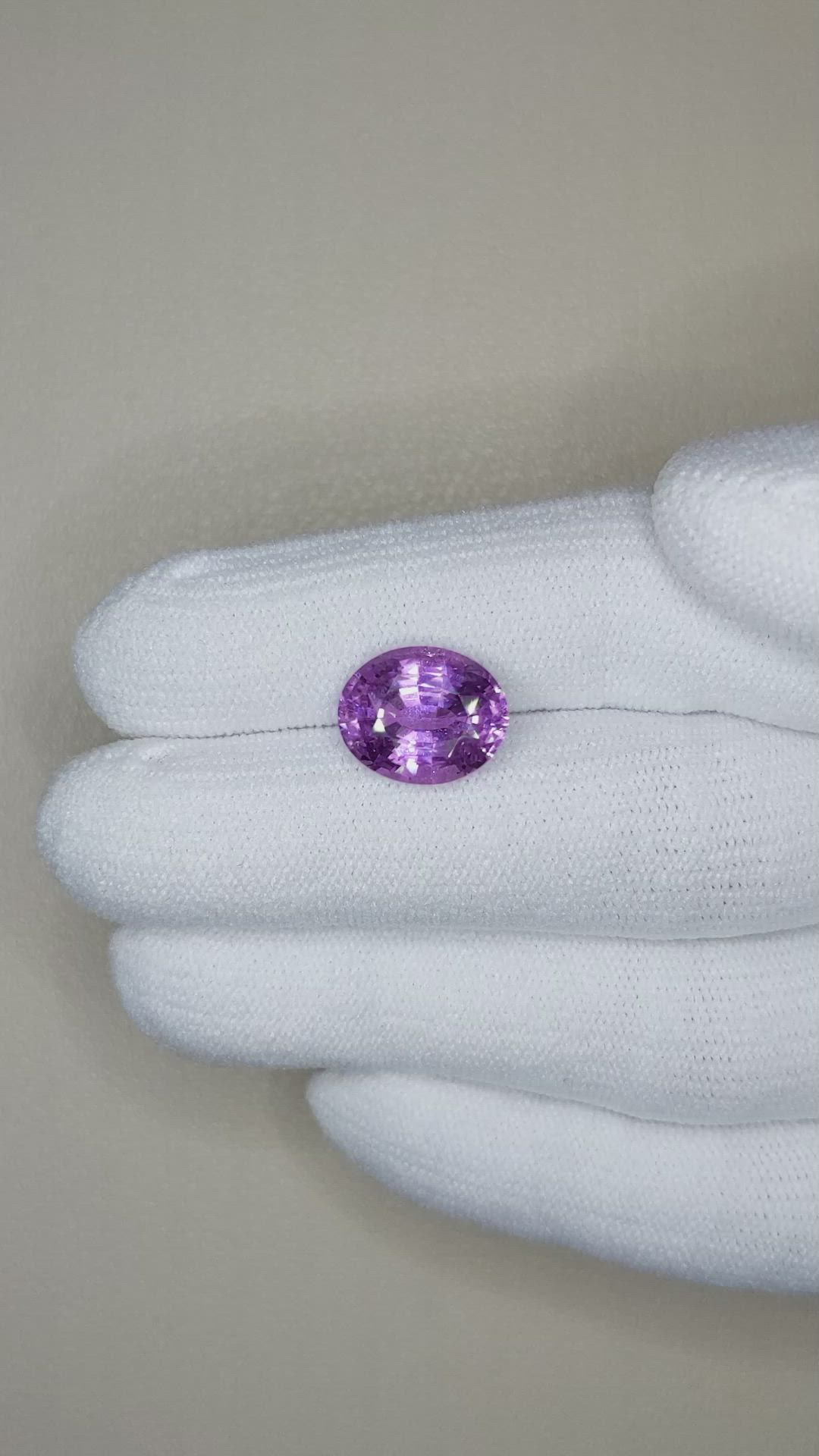5.24 Ct. Pinkish Purple Sapphire from Ceylon (Sri Lanka) Size Video
