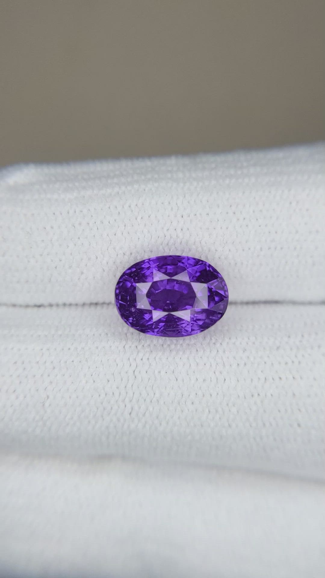 4.57 Ct. Purple Sapphire from Ceylon (Sri Lanka) Size Video
