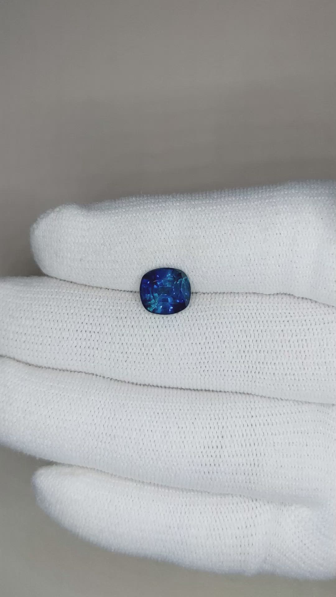 2.75 Ct. Blue Sapphire from Ceylon (Sri Lanka) Size Video