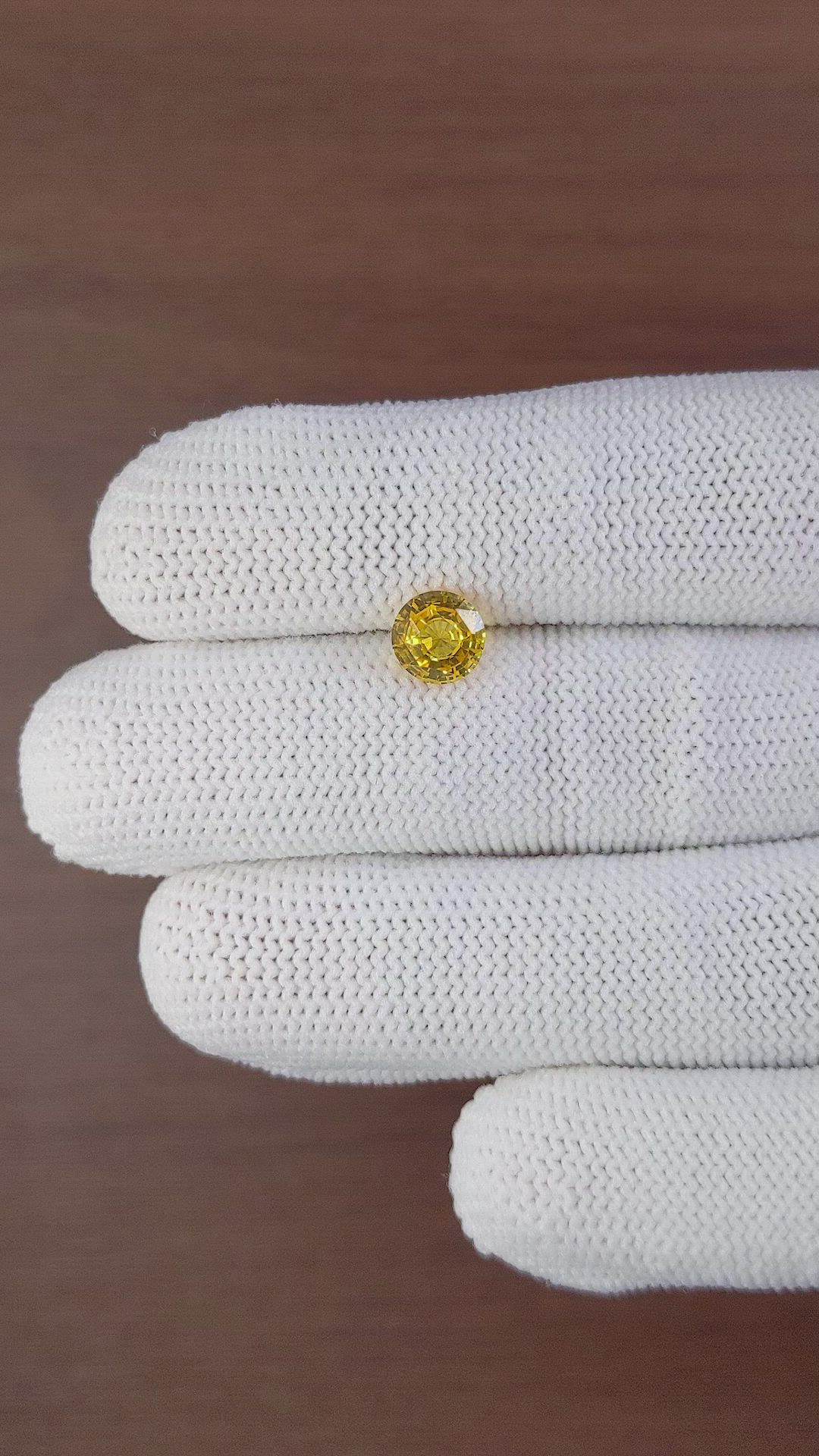 1.53 Ct. Yellow Sapphire from Ceylon (Sri Lanka) Size Video