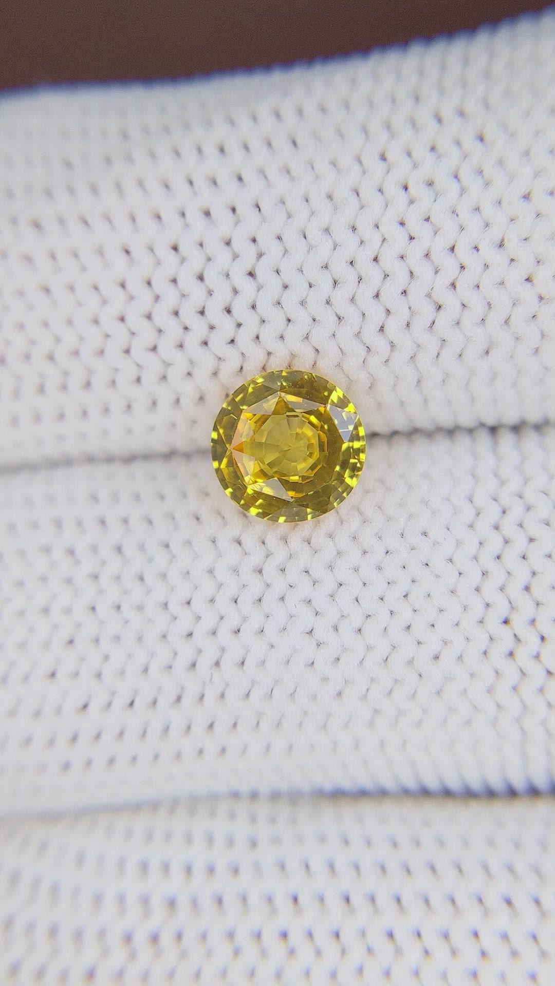 1.53 Ct. Yellow Sapphire from Ceylon (Sri Lanka) Size Video
