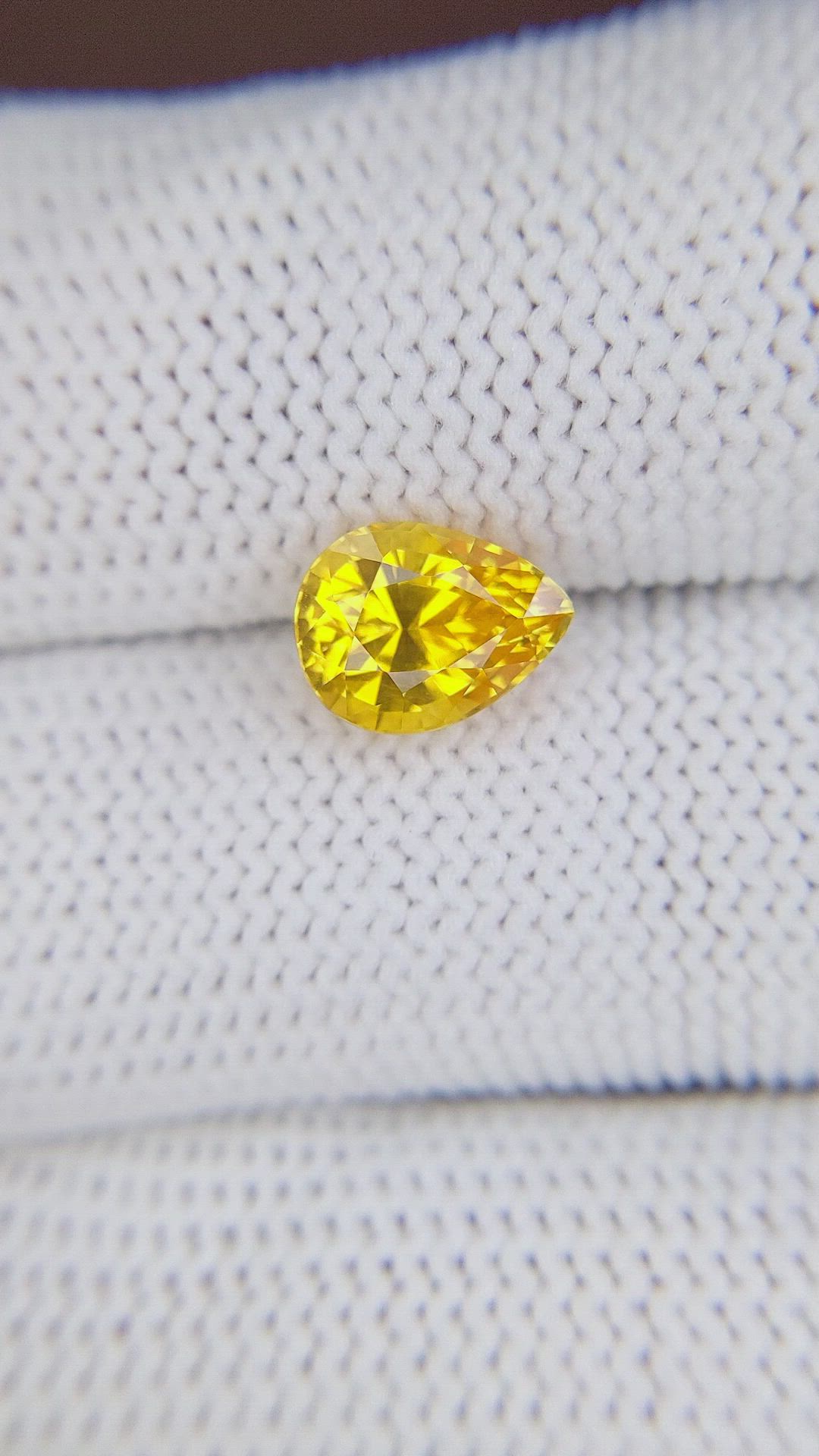 2.52 Ct. Orangish Yellow Sapphire from Ceylon (Sri Lanka) Size Video
