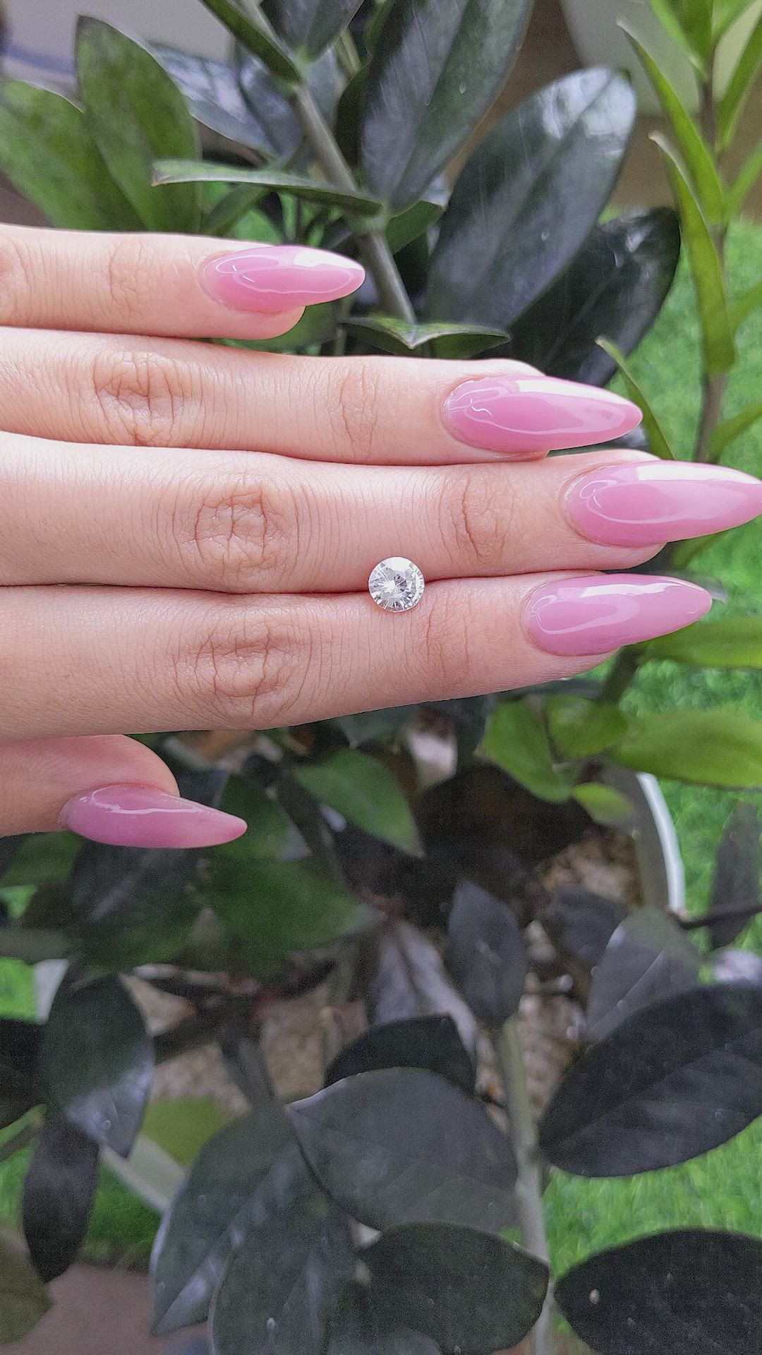 1.46 Ct. White Sapphire from Ceylon (Sri Lanka) Size Video