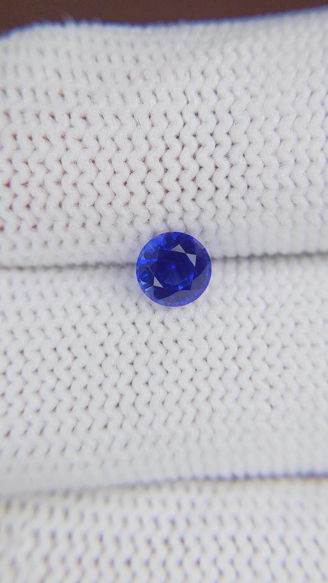 0.83 Ct. Blue Sapphire from Ceylon (Sri Lanka) Size Video