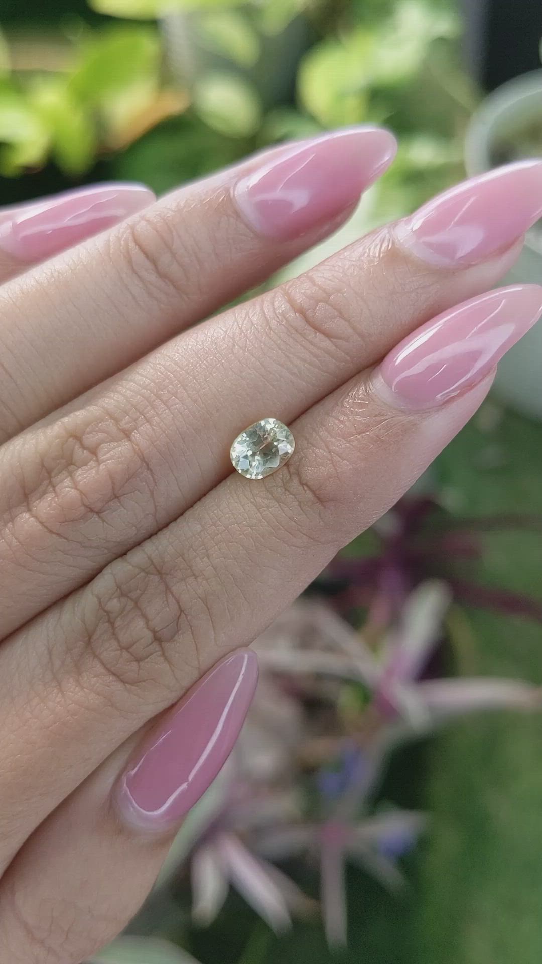 1.01 Ct. Yellow Sapphire from Ceylon (Sri Lanka) Size Video