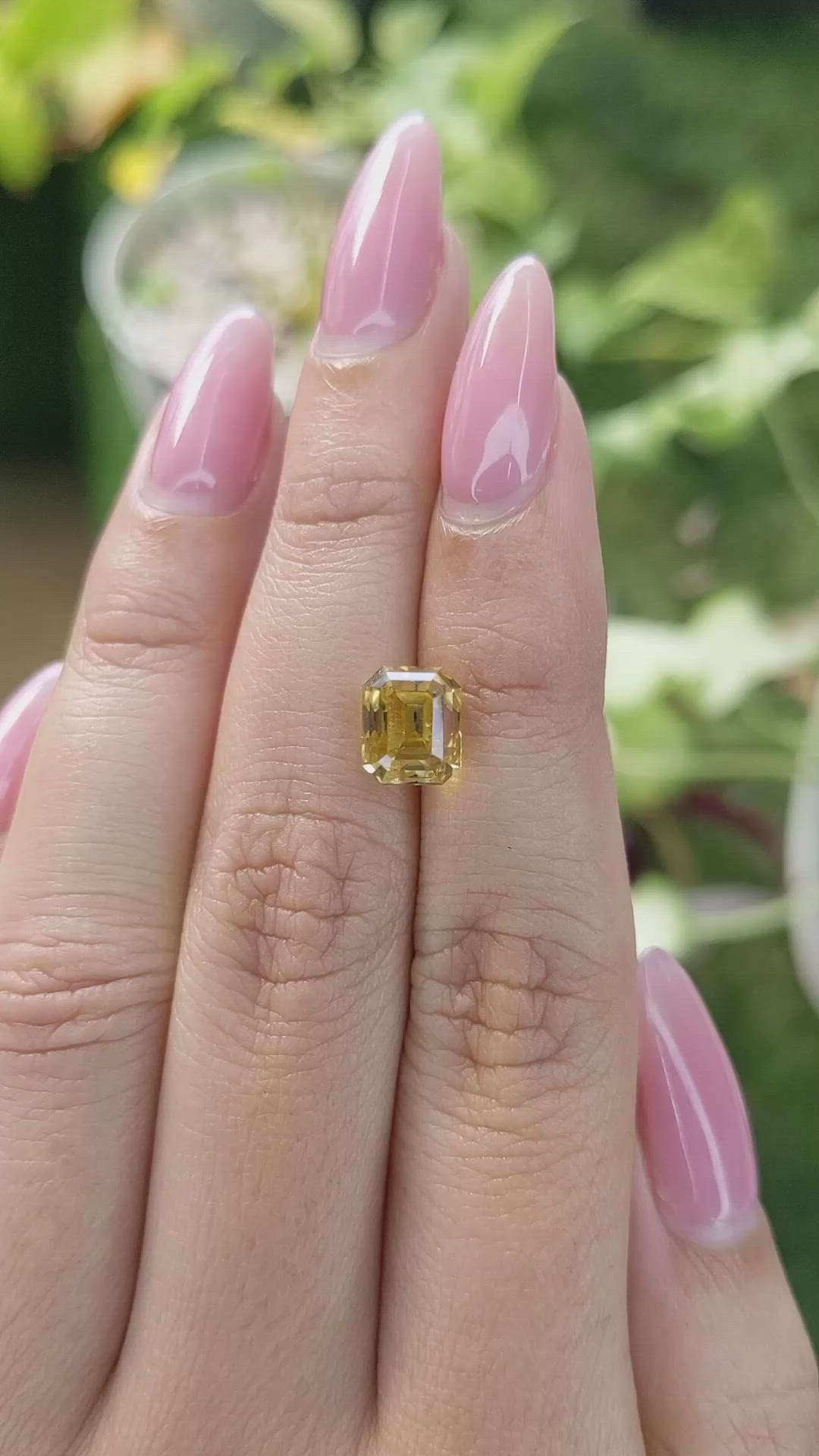4.11 Ct. Yellow Sapphire from Ceylon (Sri Lanka) Size Video