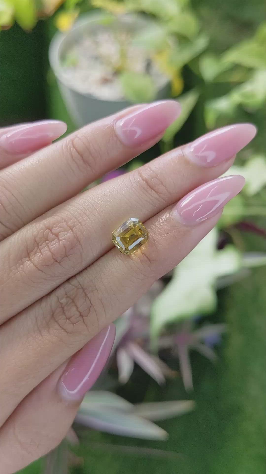 4.11 Ct. Yellow Sapphire from Ceylon (Sri Lanka) Size Video