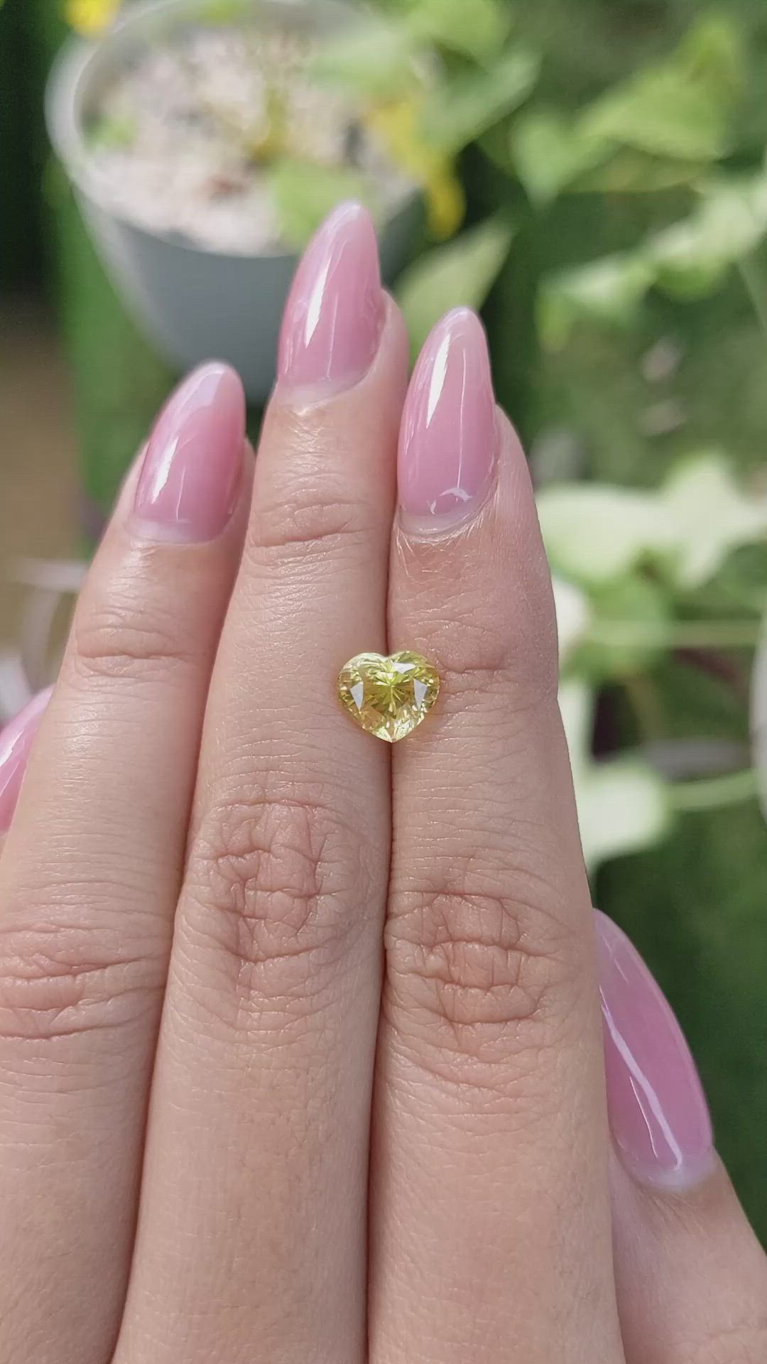 2.10 Ct. Yellow Sapphire from Ceylon (Sri Lanka) Size Video