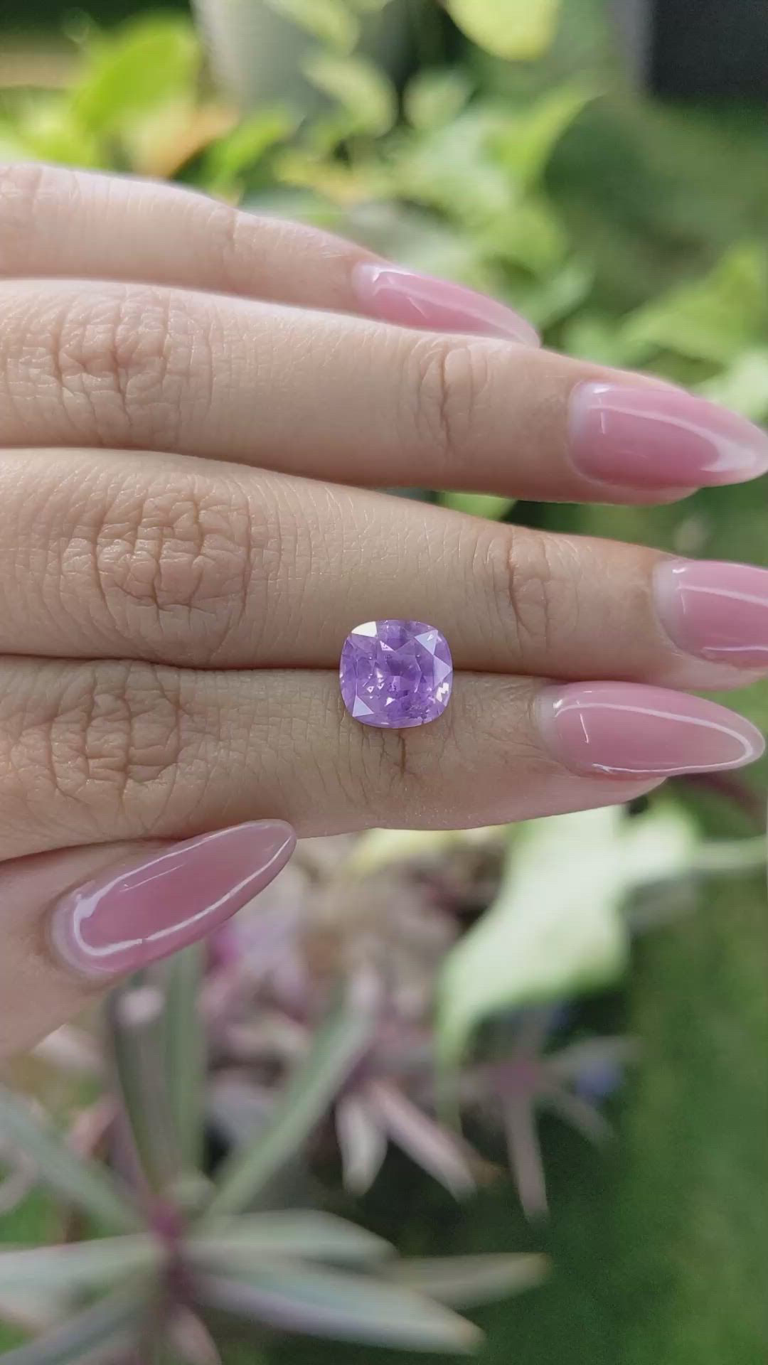 3.51 Ct. Pinkish Purple Sapphire from Ceylon (Sri Lanka) Size Video