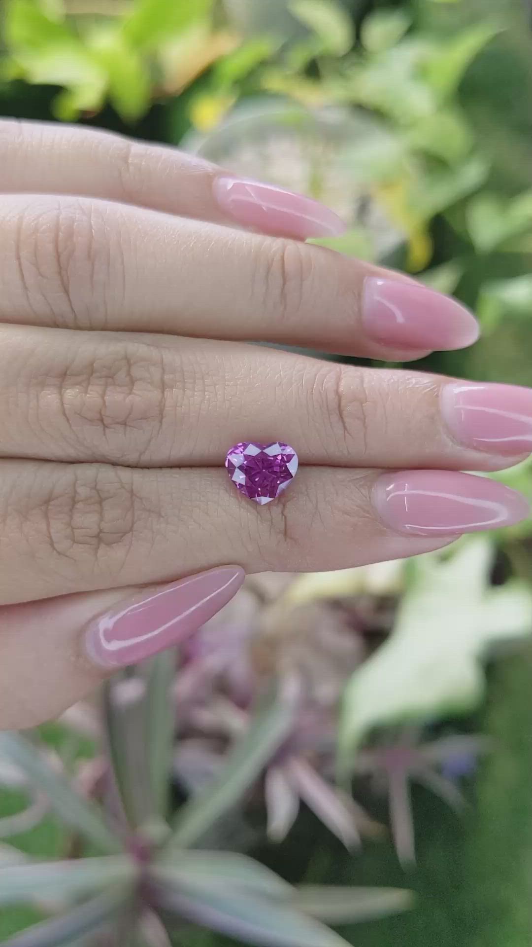 2.68 Ct. Pinkish Purple Sapphire from Ceylon (Sri Lanka) Size Video