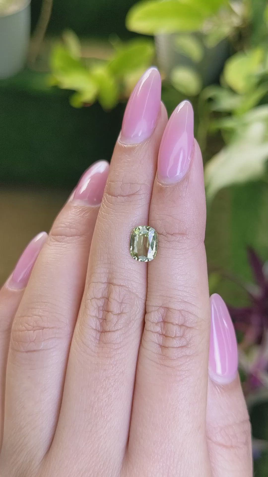 1.79 Ct. Green Sapphire from Ceylon (Sri Lanka) Size Video