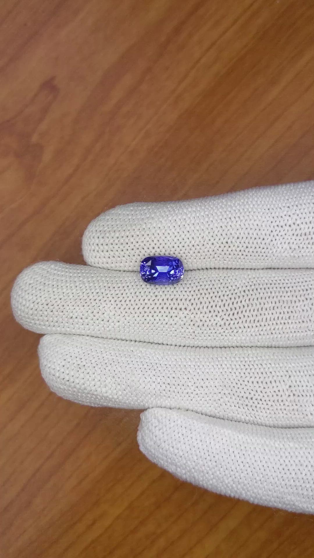 3.39 Ct. Blue Sapphire from Ceylon (Sri Lanka) Size Video