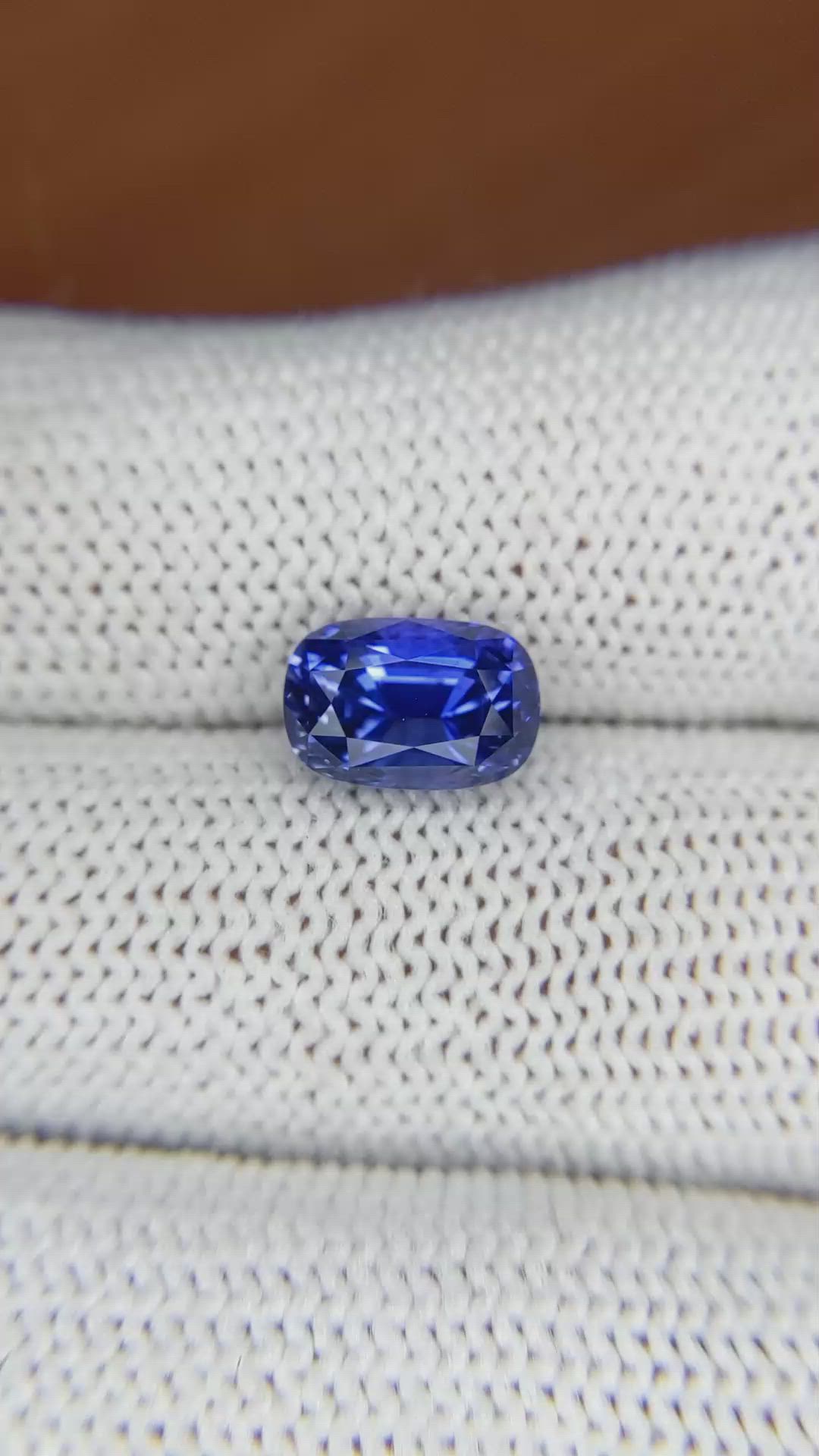 3.39 Ct. Blue Sapphire from Ceylon (Sri Lanka) Size Video