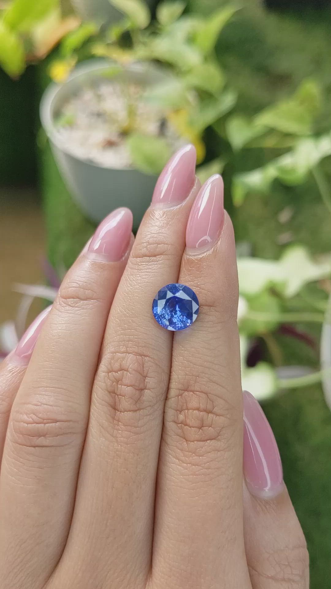 4.04 Ct. Blue Sapphire from Ceylon (Sri Lanka) Size Video